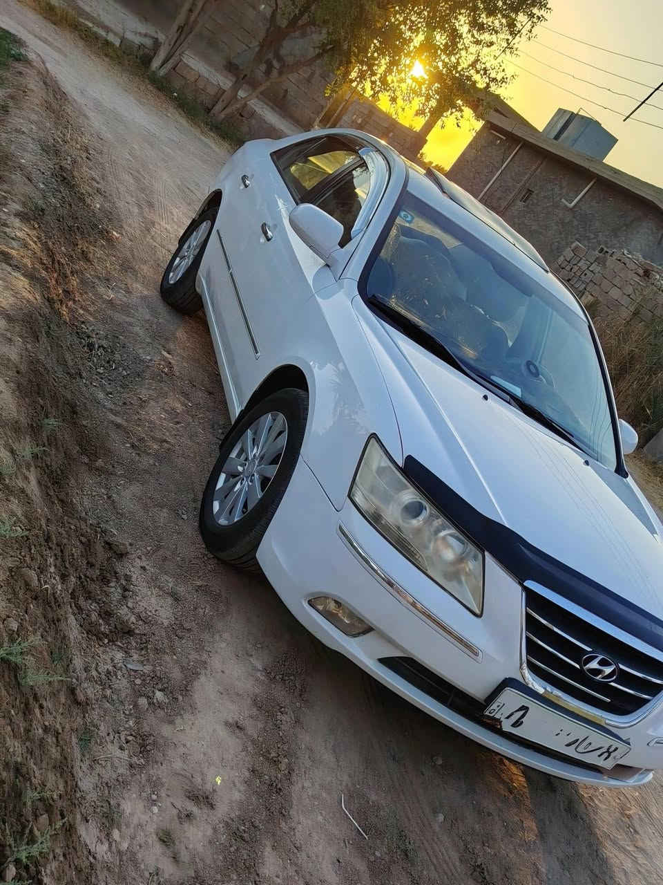 السلام عليكم 
سوناتا خليجي 2009
رقم بغداد انكليزي 
محرك 2400 
سياره ما تصرف عليها كلشي 
تبريد ثلج 🥶
كير ومحرك خير من الله 
بيها تبديل 3 قطع وشخط تزرفن بدرنفيس 
شاشه وكامره 4K
تحويل مباشر  يرهم مراوس 
السعر 105 بيها مجال بسيط 
*********** بيهم واتساب 
***********   الرقمين

