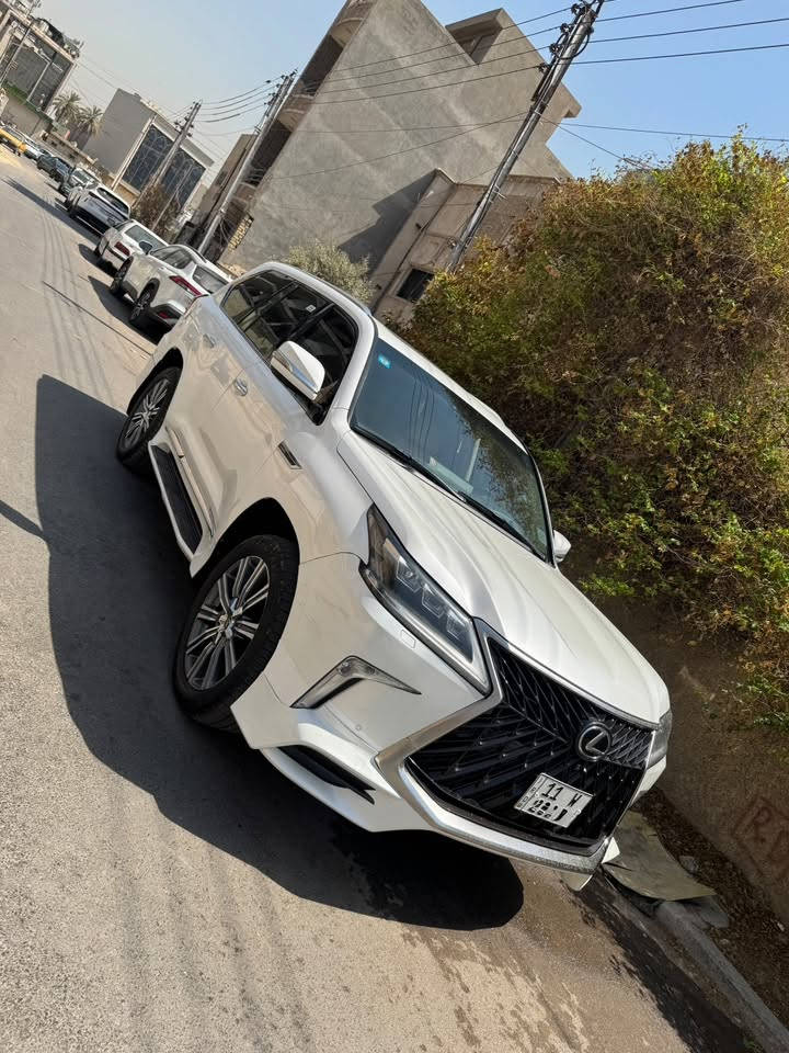 للبيع لكزس LX570
موديل 2017
بريم فول مواصفات 
مكفوله من الصبغ من الدعاميه للدعاميه
ماعدا بارد شبر بلباب الخلفي
السياره ماشيه ..98  الف حقيقي 
مغلفه ppf 
داتا شو
حساسات اماميه خلفيه
جكات
لايت متحرك 
تخم تاير جديد
صندوق خلفي كهرباء
تشغيل عن بعد
تلث شاشات
مكان السياره بغداد الكاظميه 
***********
