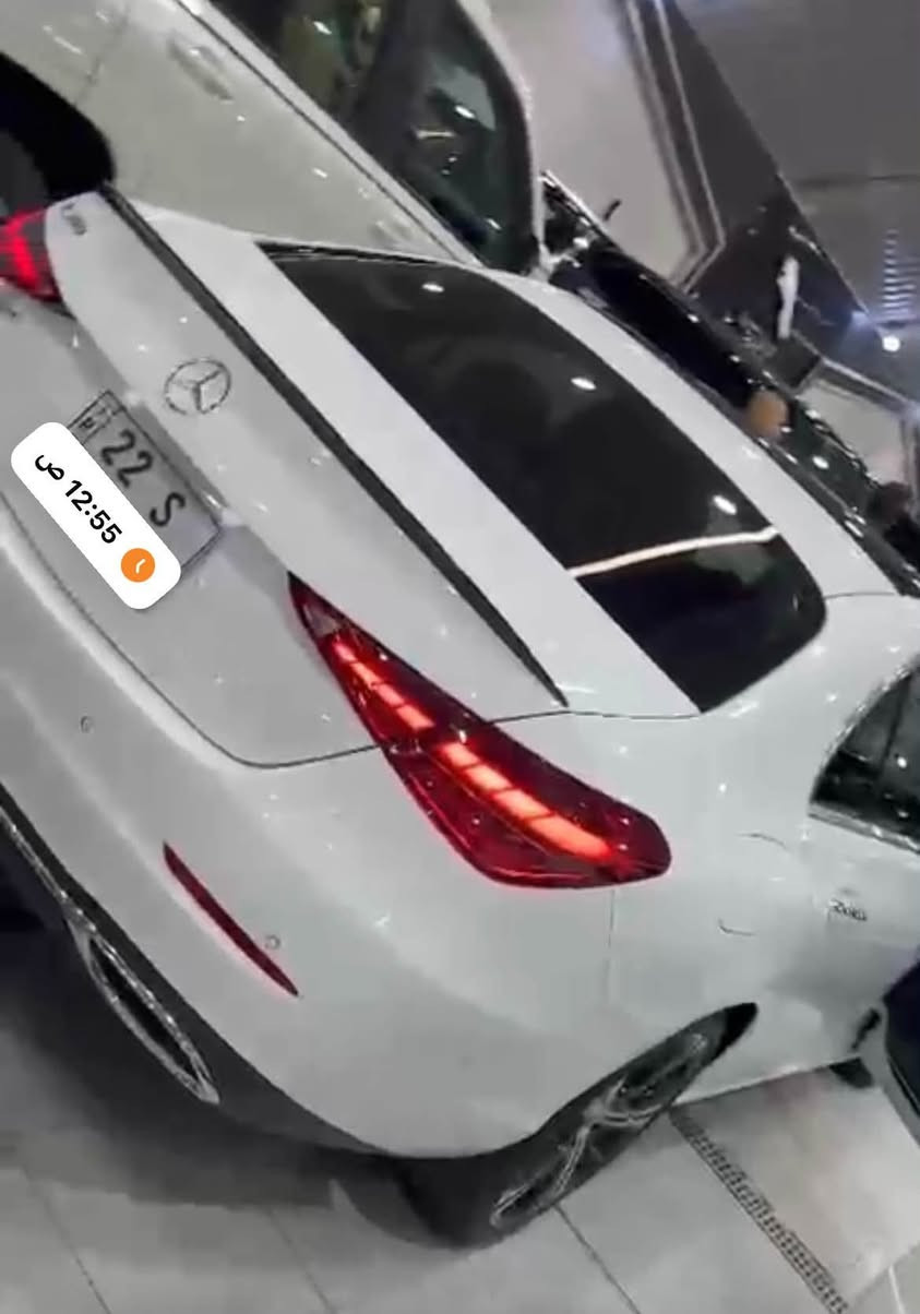 بسم الله الرحمن الرحيم عله بركة الله مارسدس ( )2025.( C300 )فول موصفات السياره احله من الصور وحادثه كلش خفيف مكان السياره الانبار السعر (35000$ الف دولار يعني 350 ورقه $) وبيه مجال واتساب (‪***********‬) الي حاب ايشوف السياره بيه خير ويدلل واعيد واكرر السياره احله من الصور
