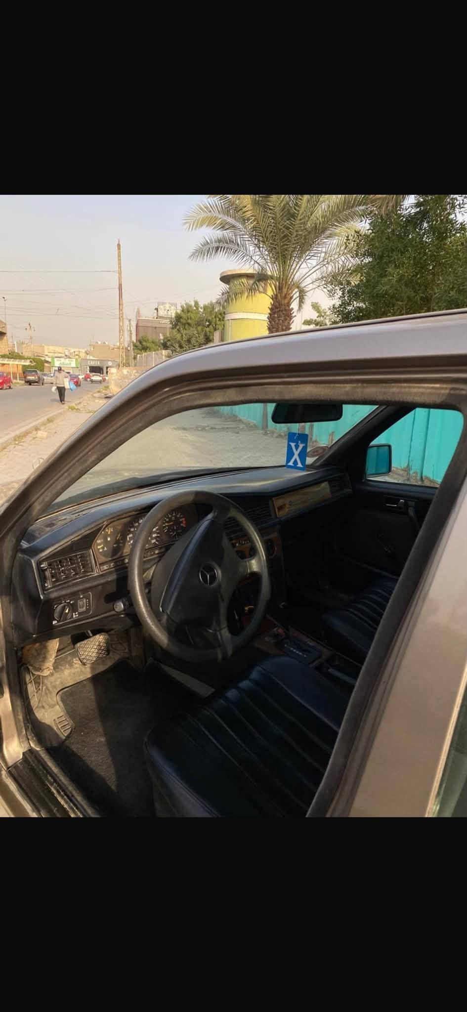 مارسدس ١٩٩٠
محرك بلادي ٤ سلندر رقم اربيل بأسمي تحويل مباشر صدر امامي و خلفي و دبلات كاملة جدد بوش راديتر جديد بلادي باتري جديد تبريد مازدات امامية جديدة شغال بدون حادث مصبوغة عام للجمالية دواخل جلد بحالة جيدة شغالة بدون جطلات شاشة ابل كار بلي و كامرة سلايد روف فقط يحتاج ماطور
مكان بغداد العامريه 
للاستفسار ***********
السعر ٦٩ ورقه
