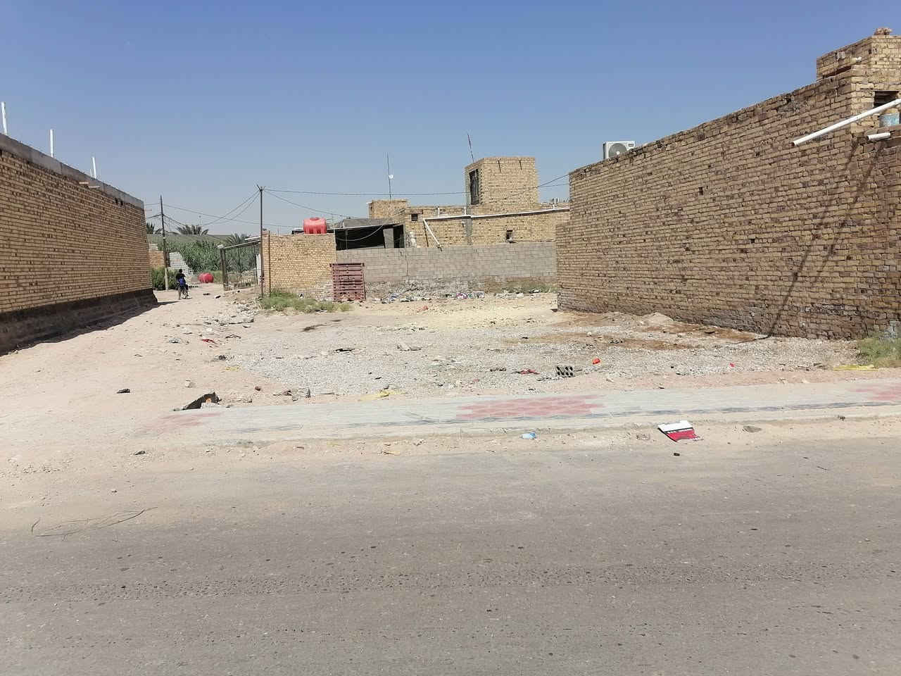 قطعة طابوا زراعي للبيع سند ٢٥
مساحة ١٨٠ متر
كافة الخدمات ماي مجاري كهرباء تبليط
العنوان الشارع السياحي
حي المعراج قرب شارع عشرين
للاستفسار الاتصال على الرقم التالي ***********
