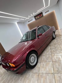 بي إم دبليو ٥٢٥ • جير عادي • كراسي جلد