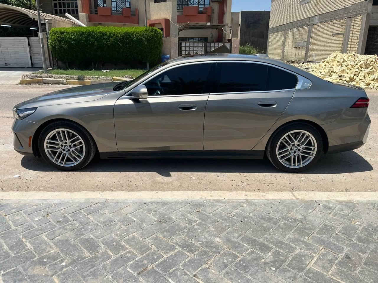 🔥 للبيع BMW 530i xDrive موديل 2024 🔥

🚘 BMW 530i xDrive – 2024
✨ Clean Title
✨ فل أوبشن / مواصفات معروفة
✨ xDrive دفع رباعي
✨ ماشية 28,000 كم فقط
✨ السيارة باسمي وكالة
✨ التحويل مباشر

💰 السعر: 410 ورقة

📍 بغداد – الكرادة

📞 للاستفسار والتواصل:
***********
***********

⚡️ سيارة نظيفة، موديل حديث، ومواصفات مميزة.
