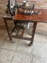 مثرامه البيع حجم 22 جدا نضيفه السعر 225 المكان بغداد مدينه الصدر 07715...