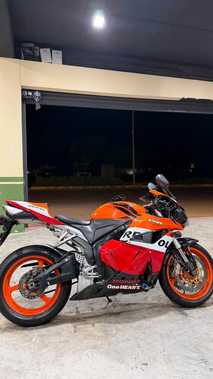 Honda 600rr 2010 مةكينه گير بة شةرت 
ويستت تةلةفون بكة // اذا شراي خابر تتدلل 
***********
