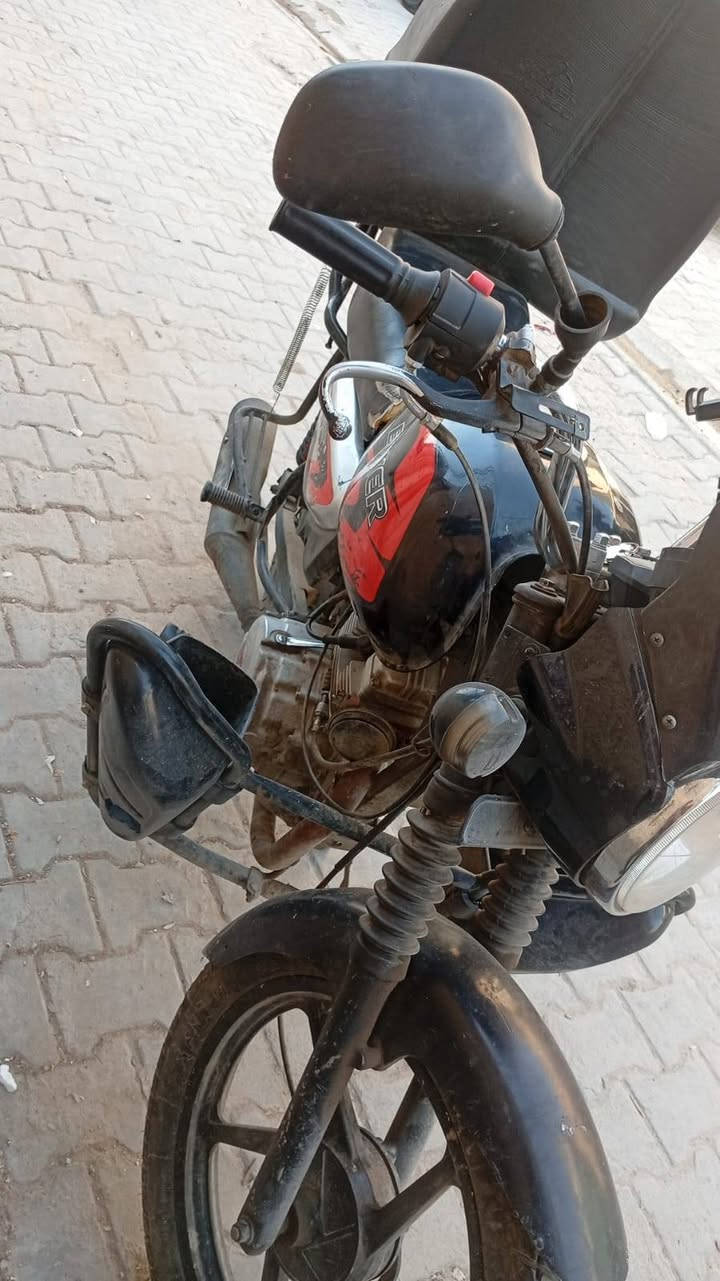 دراجه بوكسر كلك محور مكينه ايرانيه خمسه كير سعر 500 وبيها مجال مكاني بغداد الحريه رقم تلفون ***********
