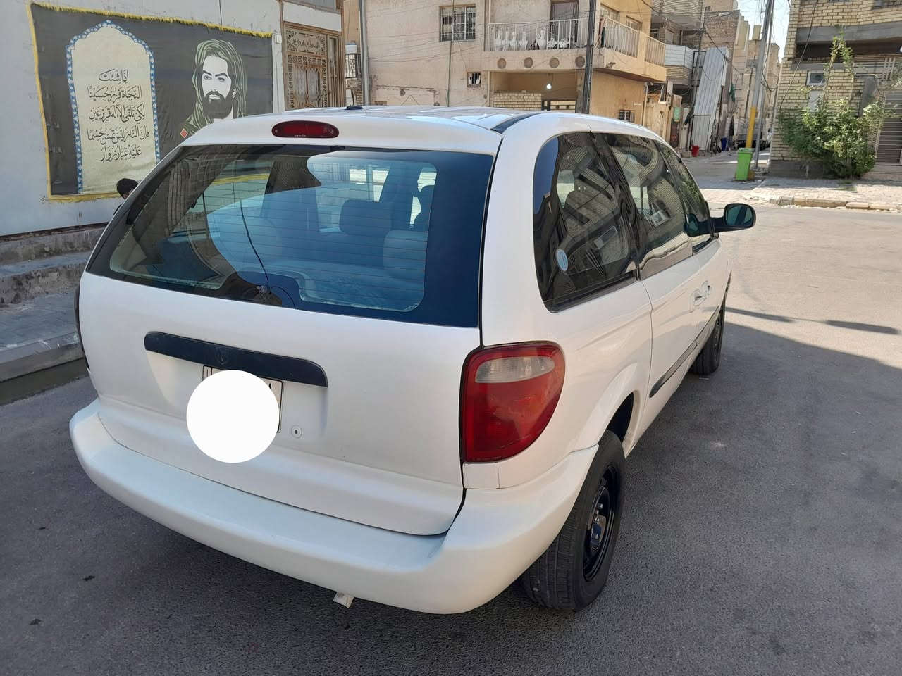 من رخصة مدير الاكروب  دوج 7 راكب 
للبيع دوج موديل 2002 رقم نجف ألماني 
محرك كير ٣٣٠٠ نضيفات تبريد قطعه وحده عاطل  منظومه كامله فإن شغال 
صدر جديد كهربايات شغاله تاير ٢جدد
مصبوغه للجماليه بدون حادث مكان السياره بغداد مدينه الصدر السعر  50 بيها مجال بسيط للشراي الهاتف ***********
