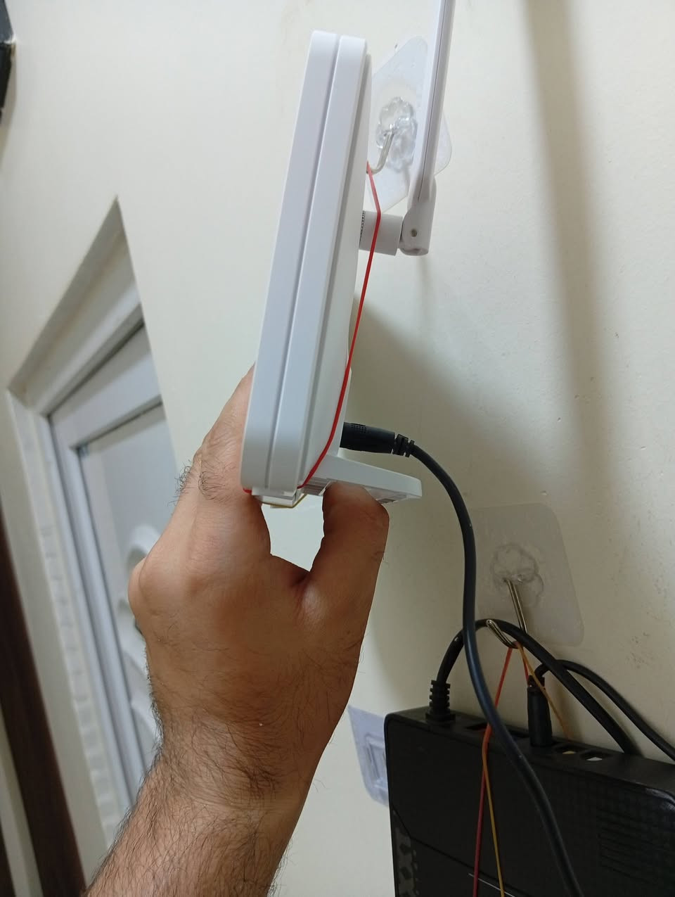 راوتر ابو الشريحه للبيع كرتونه مالته موجوده السعر 100,000 رقم الهاتف ***********
