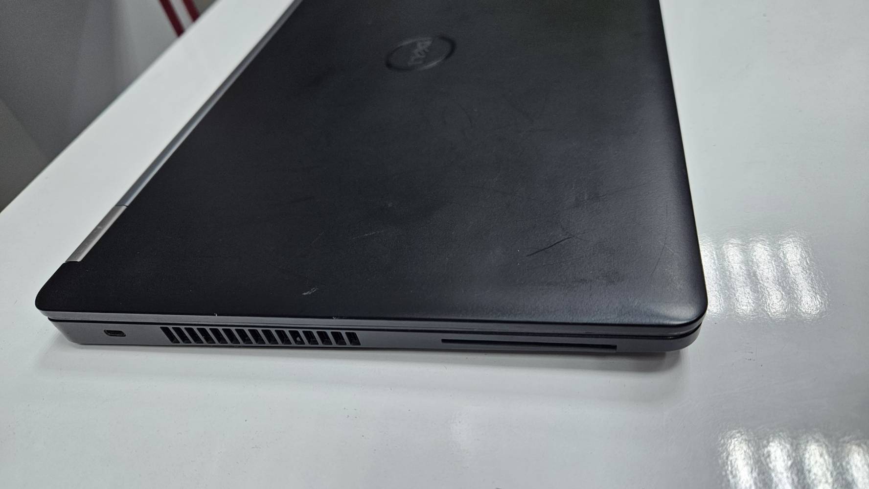 Dell Latitude 5490 • i5 الجيل الثامن • NVIDIA MX130 2GB