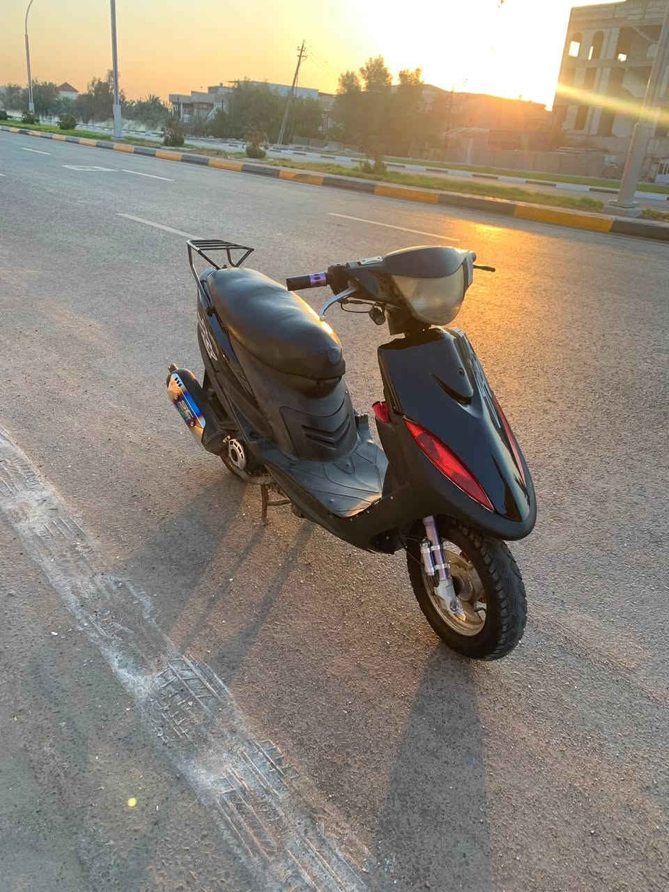 سلا عليكم درجه ماكس للبيع مفتوحه مره وحده كلشي بيه شغال بس باتري مابيه وبيه تايرات جلاتيني ودرجه على أيدي مرتبه يعني رايده 475ولشراي أتسهل ويا بشي بسيط عنواني قبله ***********
