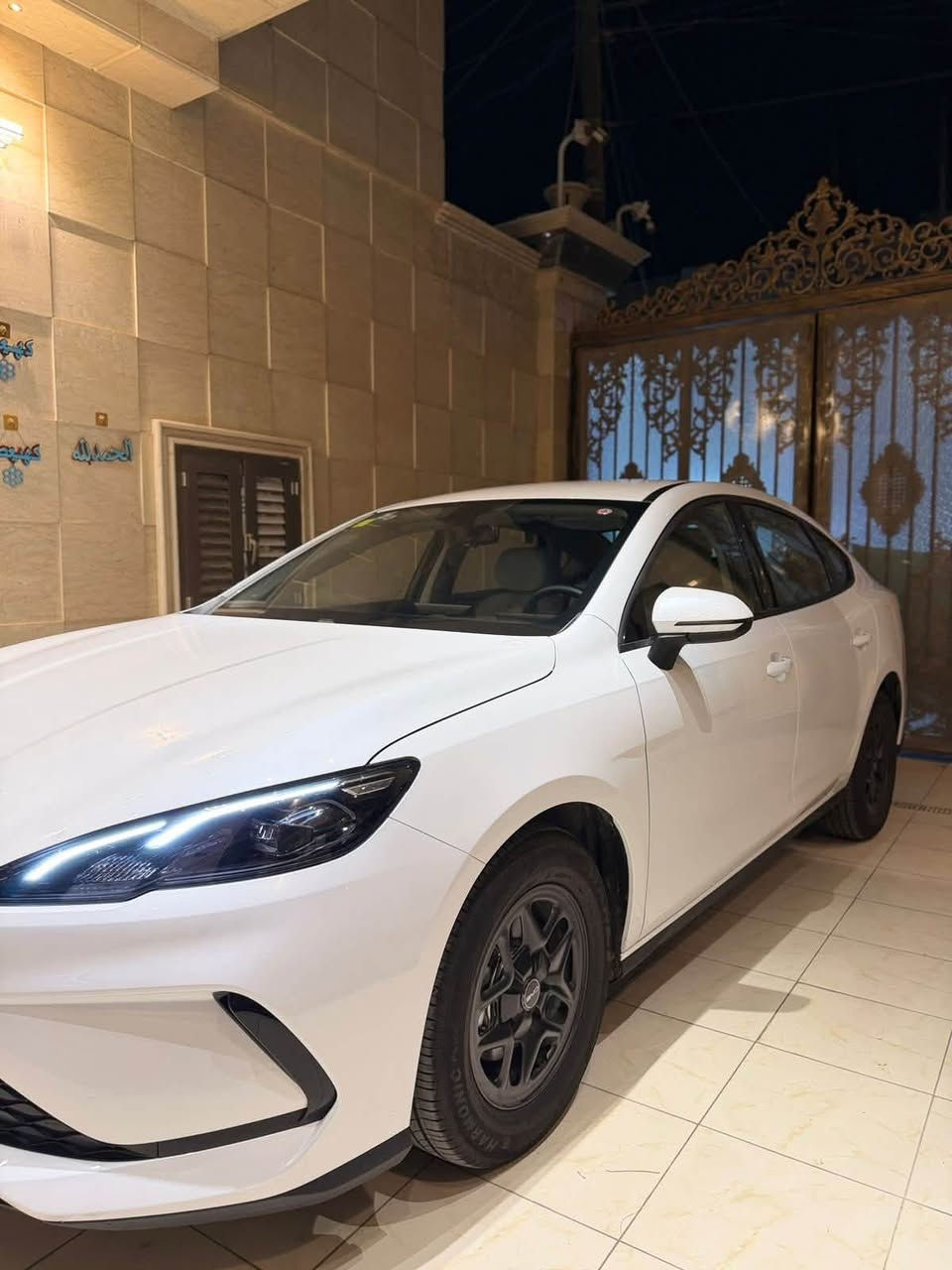 سيل فايف للبيع رقم بغداد مميز بأسمي
ماشيه 5 الف الكلي السيارة ع وضع الزيرو
مشتريلهة شاحنة من سراج الدين اصلية 
وحوضيات سيارة جاهزة للأخير

كفاله عامة شرط الفحص 

السعر 20 و٤٠٠ الف 

مكان السياره بغداد السيدية
***********
