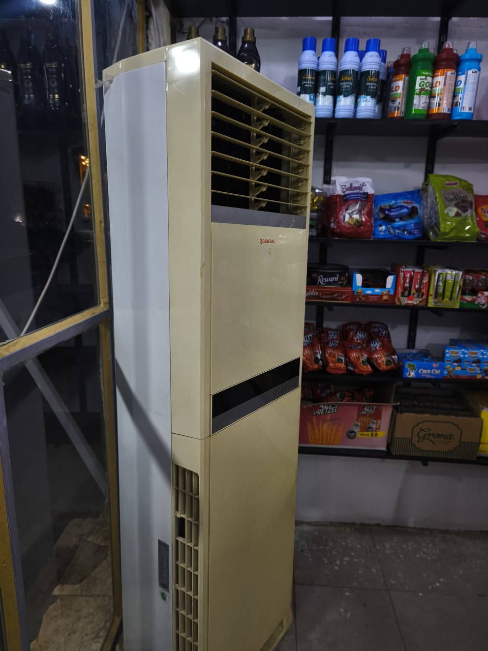 سبلت عمودي 3 طن مستخدم 
نوعية جنرال للبيع 
شغال حالياً تبريد ثلج 
شرط الفحص 
بسعر مناسب جدا 
اتصال او واتساب على الرقم 
***********
