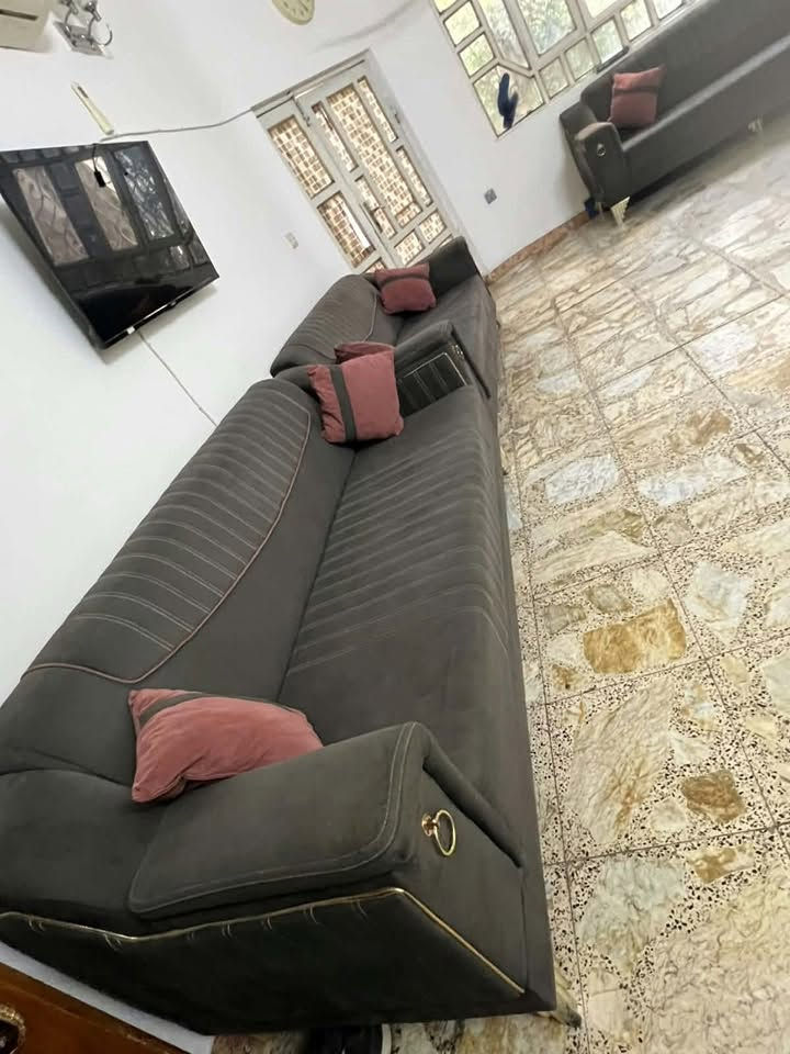 ديوان • ١٧ مقعد • الدوره