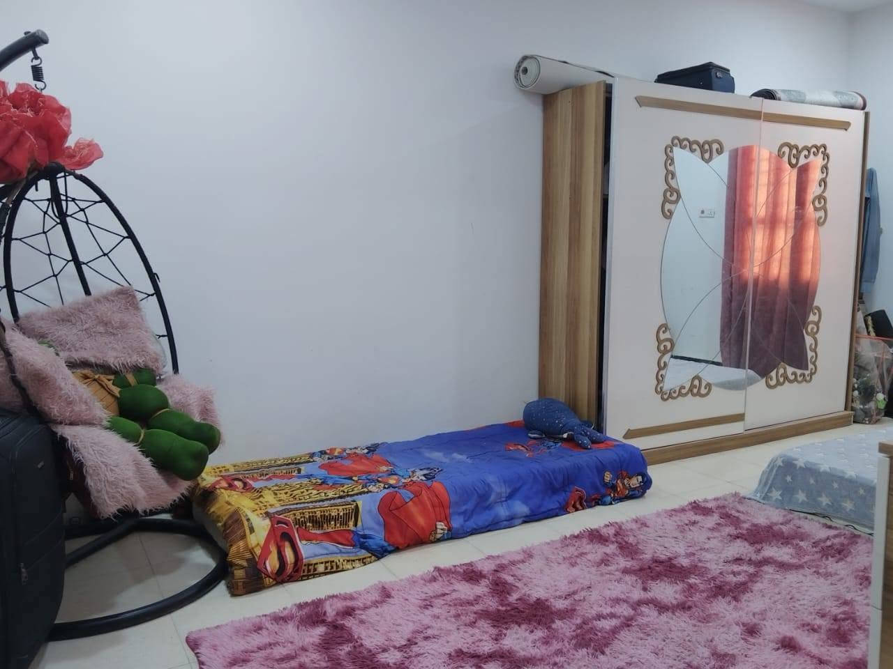 🏡 بيت طابقين للبيع في كربلاء يرهم اقساط (قرب جامعة كربلاء فريحة) شارع اسواق ركن الجامعة، يبعد 10 دقائق عن الإمام (ع) وقريب من طريق المشاية والمواكب.
البيت يقع على ساحة، ومساحته 100م² - طابقين - سند قرار 25.
البيت جاهز للسكن، كامل ماء وكهرباء، وارضية وجدران.
الأرضي: غرفة نوم، صالة، استقبال، مطبخ، حمام داخلي وصحيات خارجية.
الثاني: غرفتين نوم، صالة كبيرة، مجمع صحيات، بلكونة.
بسعر 83 مليون (وقابل للتفاوض).
📞 للاستفسار اتصل على الارقام متوفر واتساب
***********
***********
