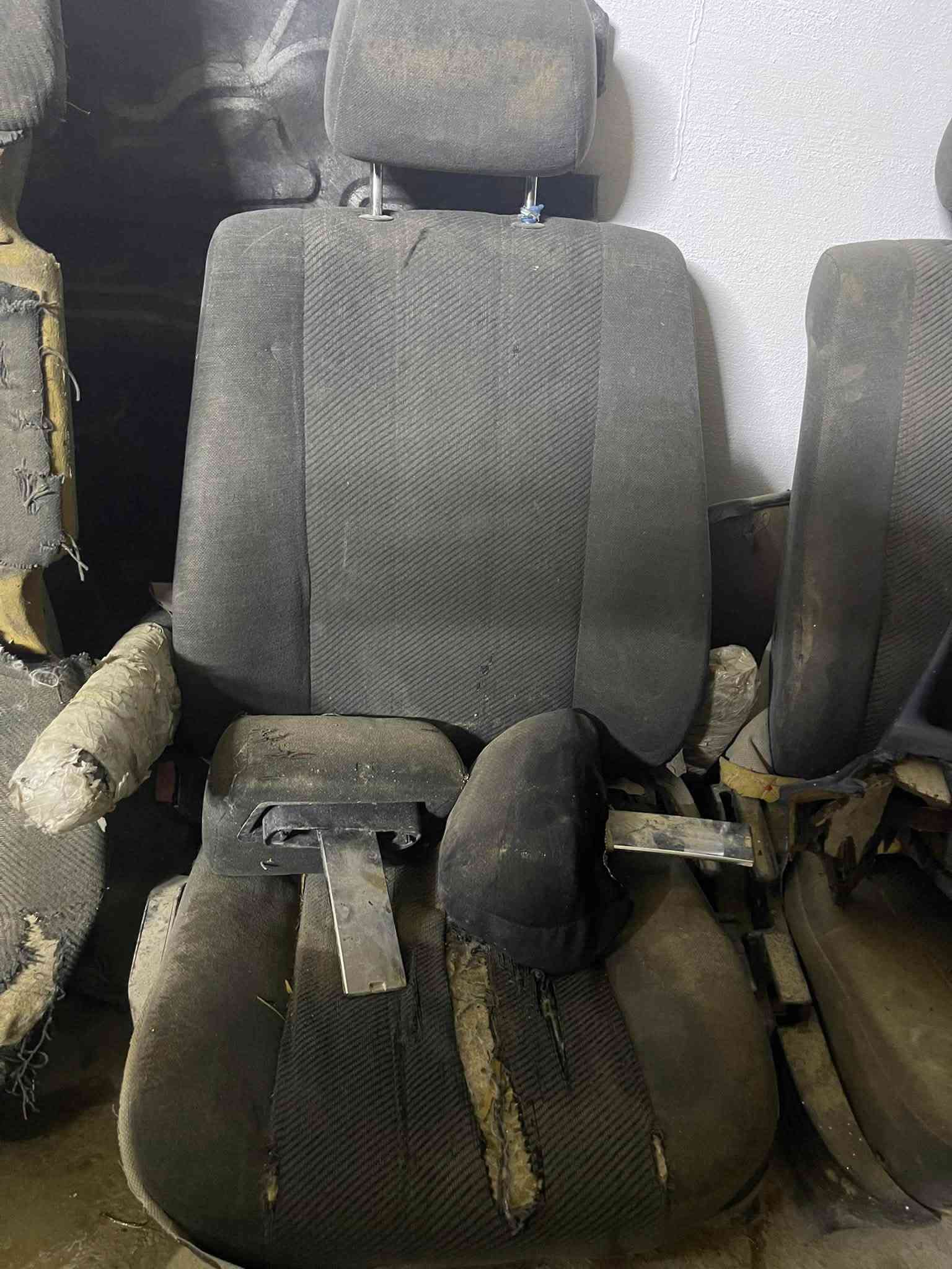 قطع غيار • بدون تفاصيل