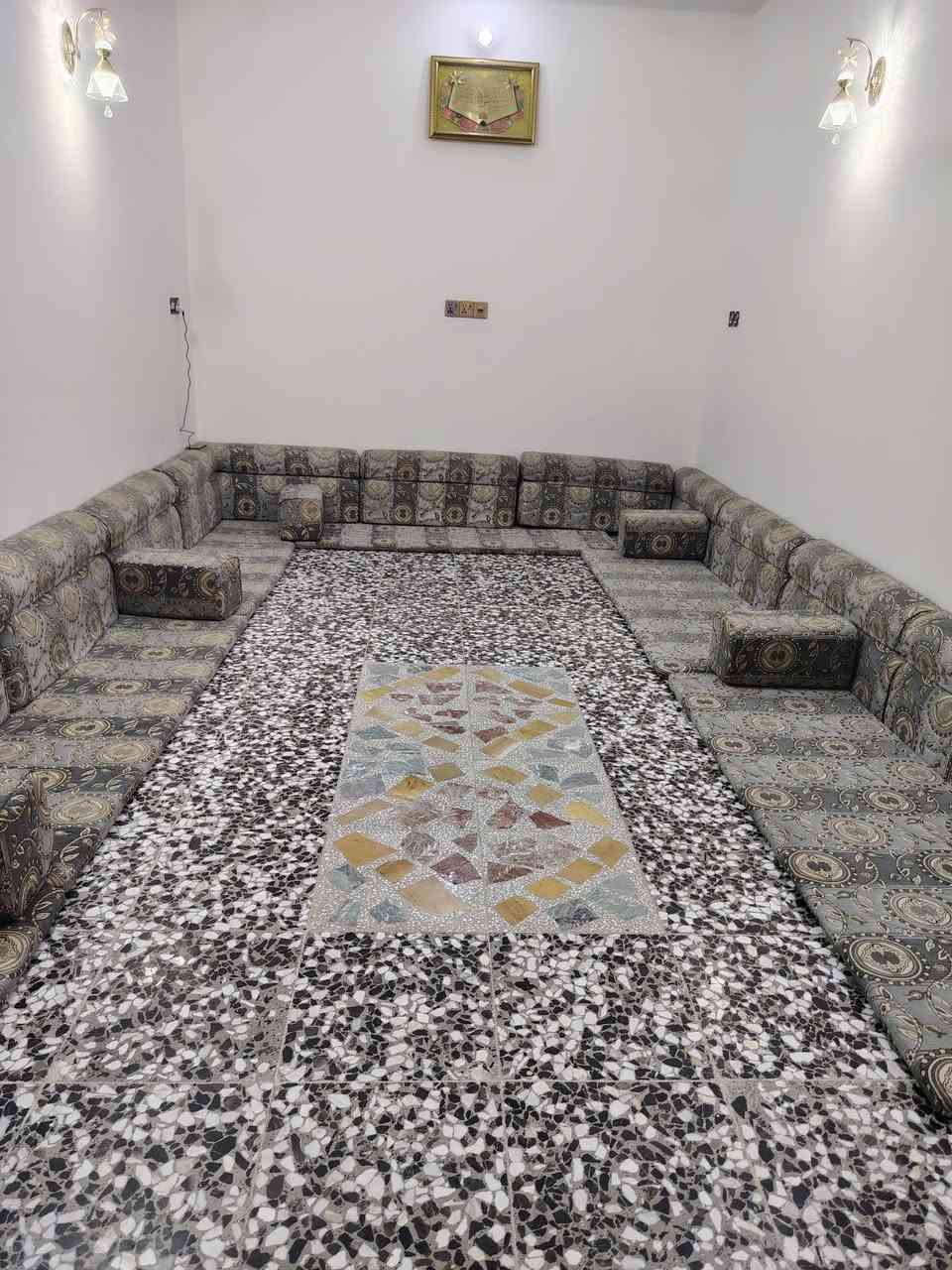 السلام عليكم 

ديوان للبيع ونظيف جداً 🔥
  
دواشك عدد 7
مساند عدد 12
زاويه عدد.   2
تكيات عدد  6
📍كربلاء 
***********، ***********، 
سعر 200 وبي مجال قليل حك الجية
