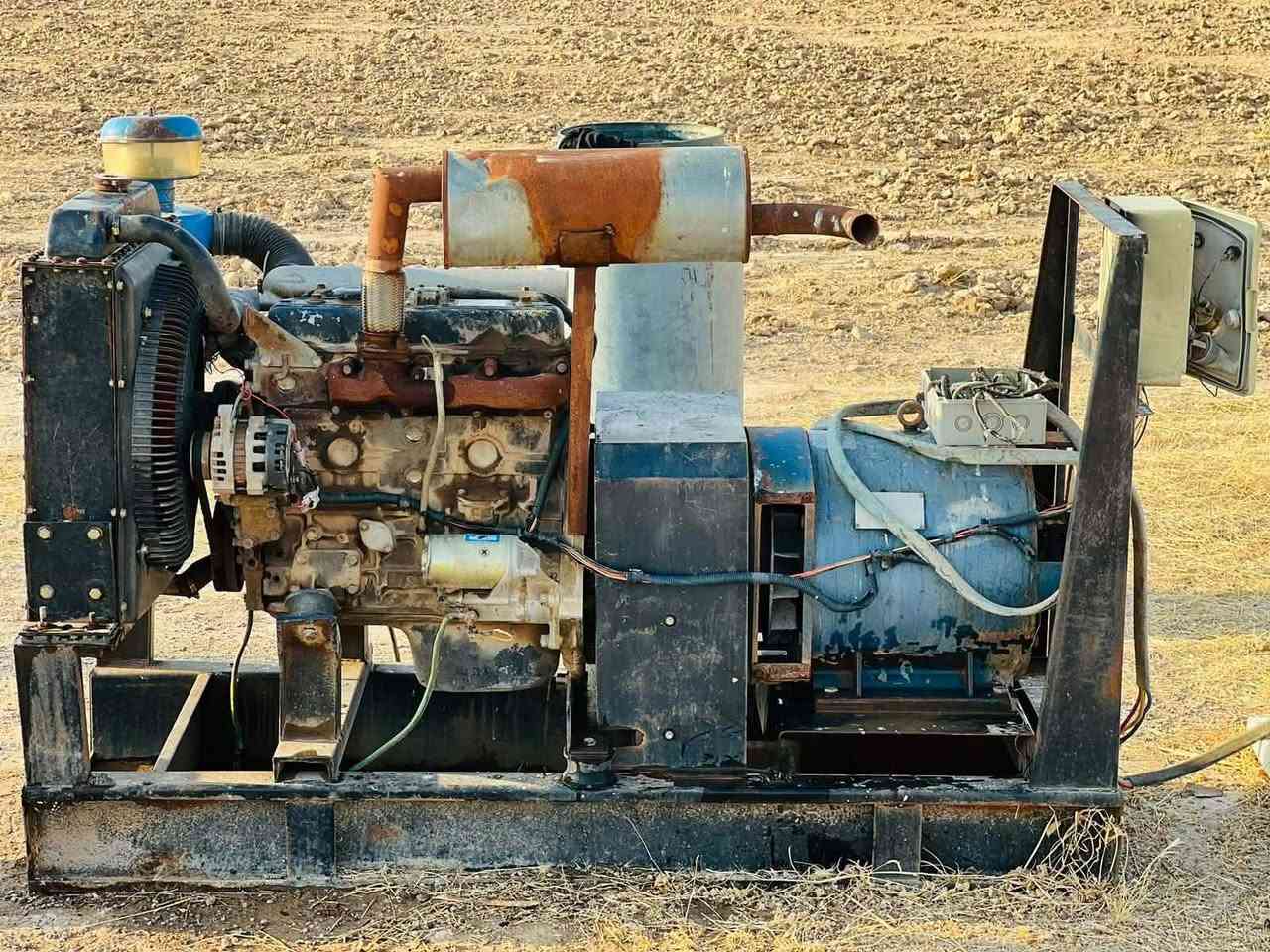 السلام عليكم ورحمة الله وبركاتة 
للبيع محرك دايو 4 بستم نظافه فول مشتغل موسم واحد توليد 40 KV ملف نحاس السعر 17$  المكان ناحية القراچ قرية شناوه  للاستفسار الاتصال على الارقام التاليه 
***********
***********
