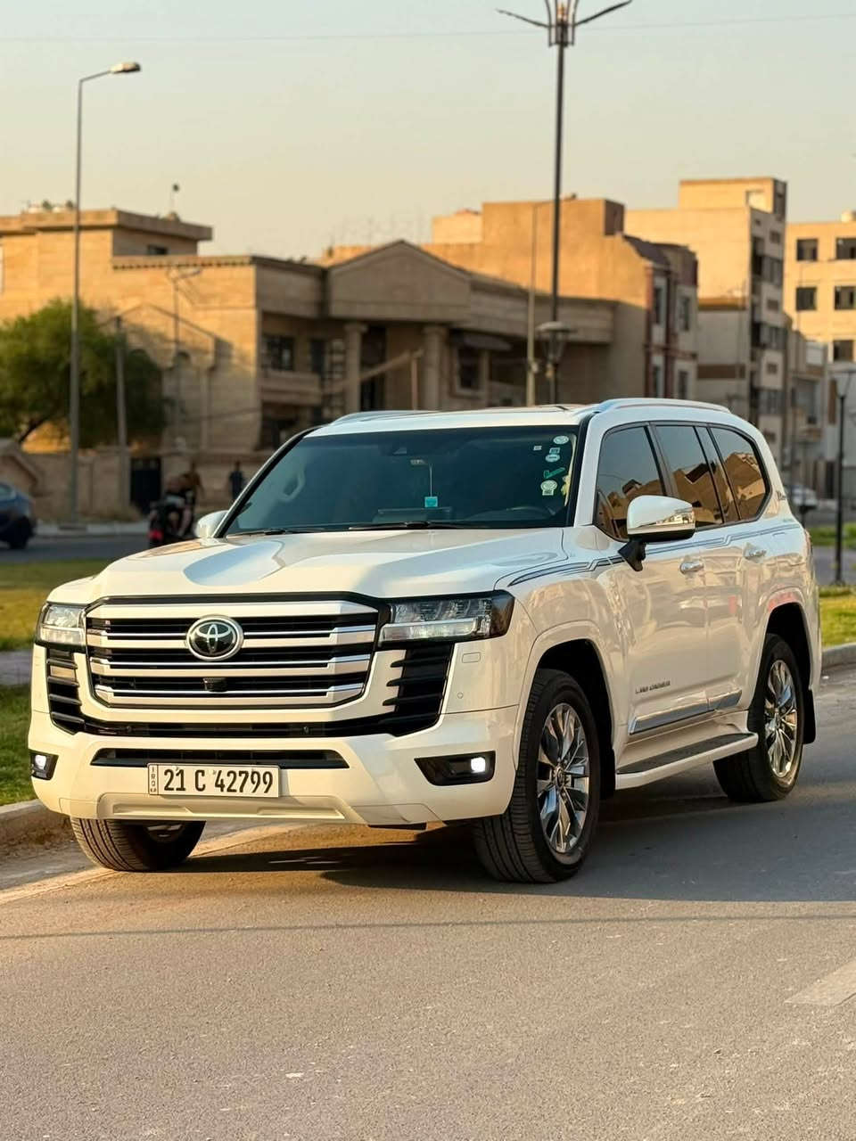 السلام عليكم الاندكروز
GXR 2022 Twin turbo

ماشيه72 km

وكاله SAS

المواصفات:

• محرك 3.5 توربو

• فتحة سقف (سلايد)

• 3 شاشات

• شاشات ترفيه خلفية

• مقاعد جلد

• مقاعد كهربائية

• مقاعد امامية تبريد

• تبريد وتدفئة امامي خلفي

• بصمة الابواب

• صندوق كهربائي

• مصابيح LED وزينون

• 7 راكب

• شحن وايرليس

• حساس امامي خلفي

• حجم العجلات 20 inch

• مكفول كفالة عام كلشي مابيها بل باكيت حتى من جمه الابره 

تفاصيل إضافية:

• مكفولة كفالة عامة من الدعامية إلى الدعامية.

• بدون صبغ، بدون بارد، بدون رصعات، بدون حتى شخط.

• دعاميات هم بدون صبغ، رمل مابي،. بقية كلها بشرط.

• محرك كير بشرط مامفتوح.

• سيارة حيل نظيفة كلشي عل بلاد لوك.

• سنوية وهزه جديده 

• سيارة مابيها دينار مصرف كامل من كل نواحي.

• رقم شمالي.   

كتاب تضليل 

📍مكان لسياره بغداد حي الغدير 

السعر  660 ورقه و بيهه مجال 

رقم صاحب السيارة:

***********
