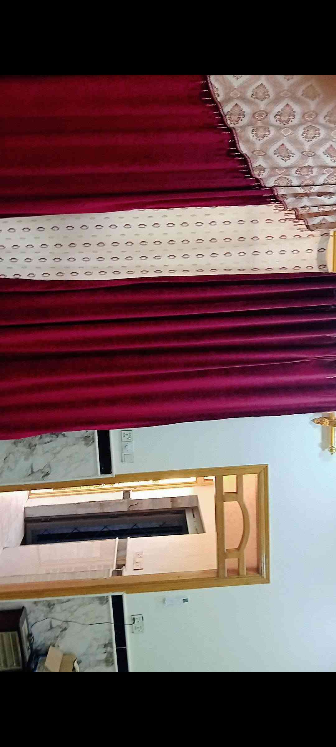 يا الله دار للبيع ركن 250 م حي صحفين على شارع 50 واجهت البيت 20 متر ركن المدرسة الابتدائية باقر العلوم محلات تجارية 2 غرفه نوم صاله كبيره ستقبال ومطبخ حمام 2 منور2 حديقة 2 كراج للستفسار على رقم واستاب ***********
