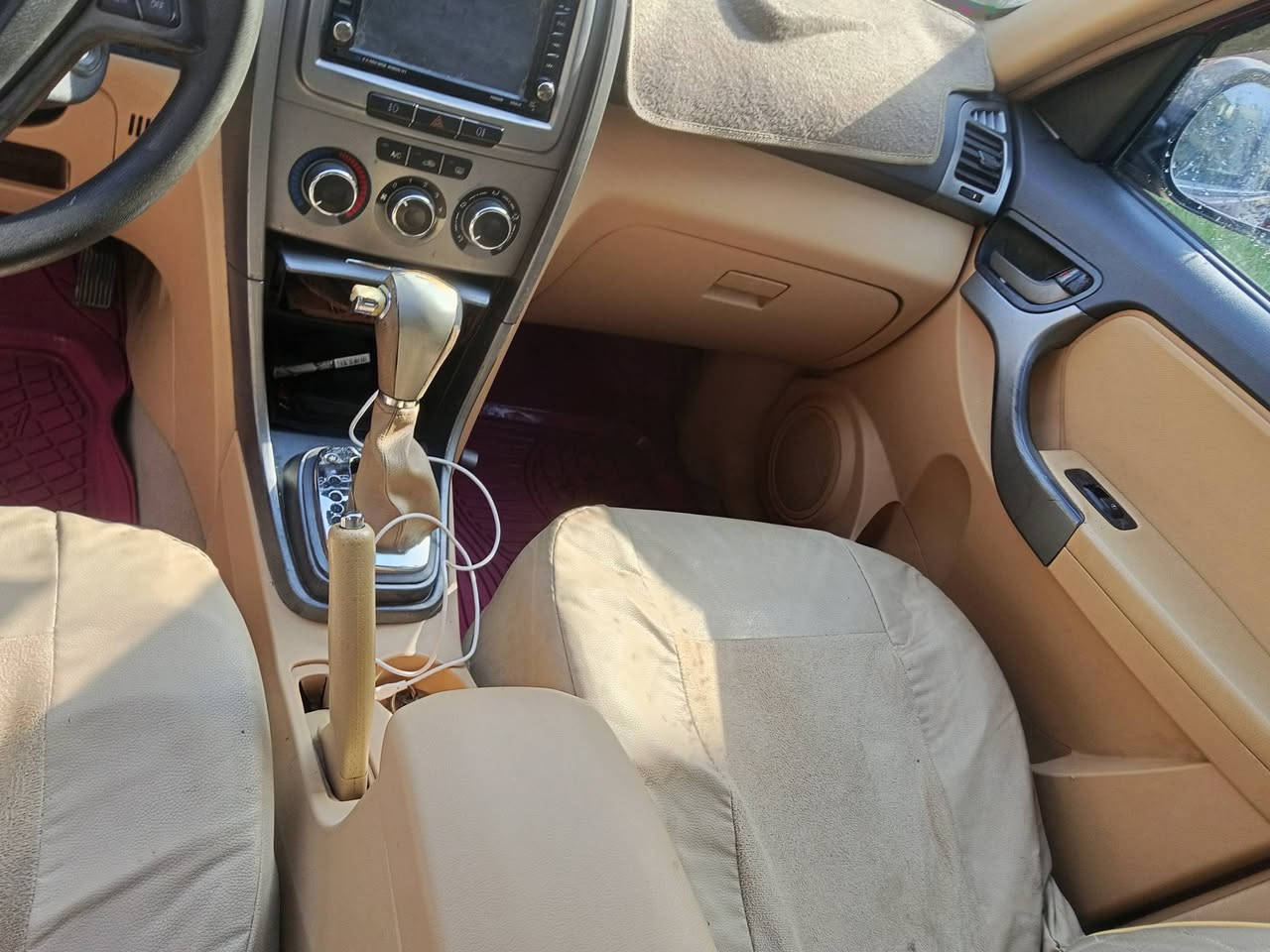 سياره جاهز ه من جميع النواحي ترايها  وين مايعجبك من شمال لبصره

نص مكتوب في الصور:
- كروب بيع وشـ... اكتب شيئًا... ابو مريم ابو مريم الآن السلام عليكم شيري تيكو موديل 2014 محرك وكير ضمان صدر جديد تخم تاير جديد كهربائية كلها بلاد بيها الباب السايق بس من جوه ملكط خياس مسوي والسكن فقط والبنيد كلير لن جارد فقط كلير وباقي السياره كدام عينك السياره خير من الله بسمي سنويه 2031 رقم جديد سكن بغداد@ ***********