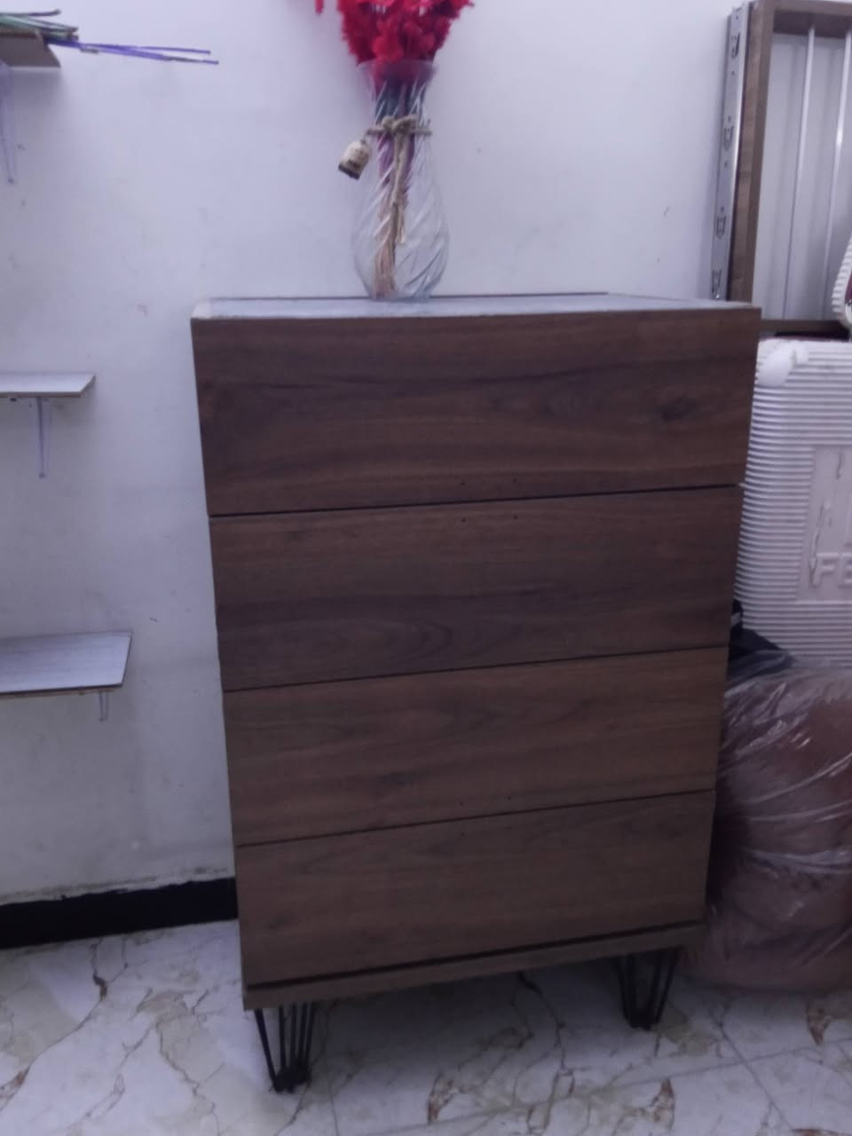 غراض بيت جديده الله يشهد
دوشك ب35 
مجرات 50
شجره كرسمس ارتفاع مترتين 35
مبرده الحجم الكبير 100 تشغيل مرتين فقط
جهاز رياضة جديد غير مستخدم 125 الف
