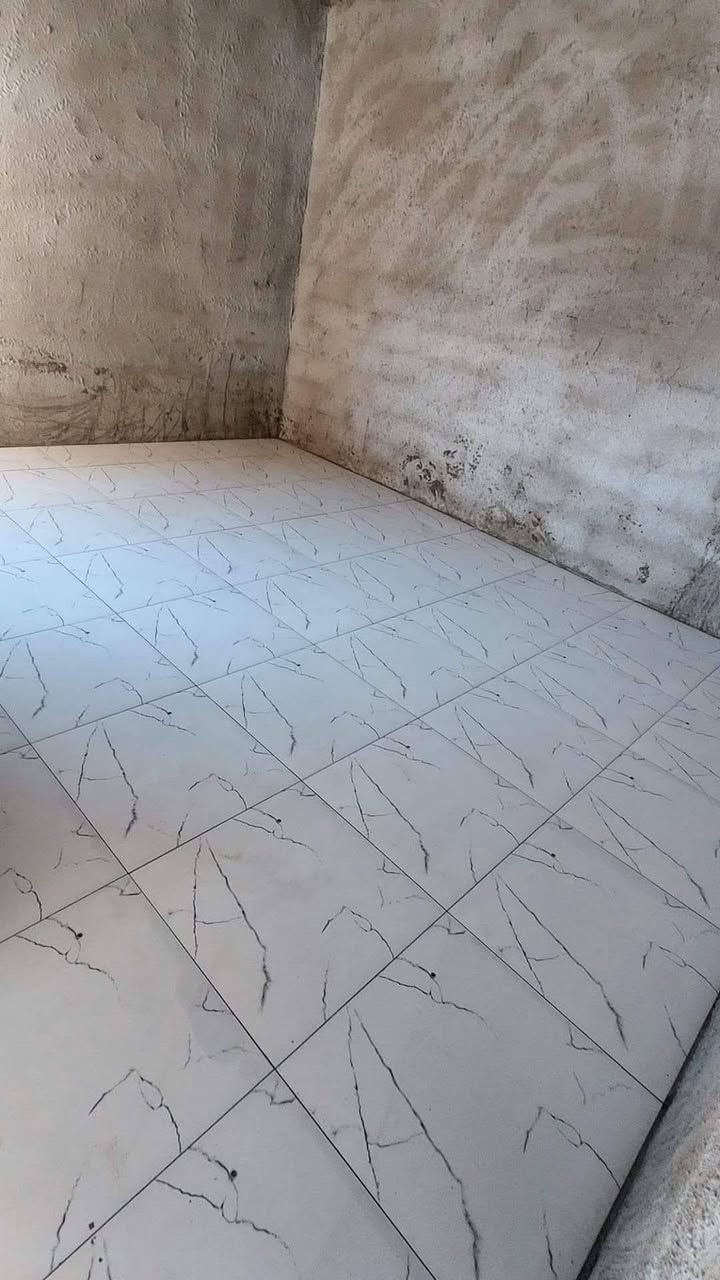سلام عليكم اسطه كاشي سيراميك شغل درجه اولى  متفرق حالياً.. متوفر اتصال اواتساب ***********
