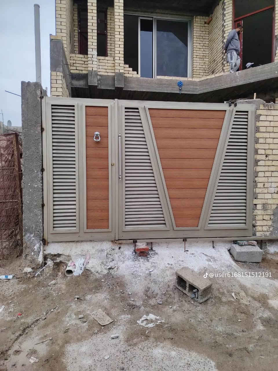 حداده ابواب سقائف كيسبان سندويج غرف سندويج محجلات درج مراجيح وباسعار مناسبه
***********
