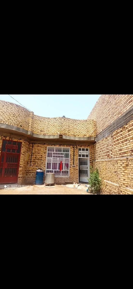 بيت مساحه 275متر بنا طابوك السقف صب
غرفتين نوم 5في 4

صاله 9في 4

مطبخ 6في 4

ستقبال 8في 4

قرب أسواق حسون مخيف 

سعره 95 استفسار مراسله الصفحه خاص

نص مكتوب في الصور:
- SHOT ON REDMI 9 AI QUAD CAMERA
- ٤:٣٠ م
- ١٥ يونيو، ٢٠٢٤
- ١٠:٤١
- SHOT ON REDMI 9
- AI QUAD CAMERA