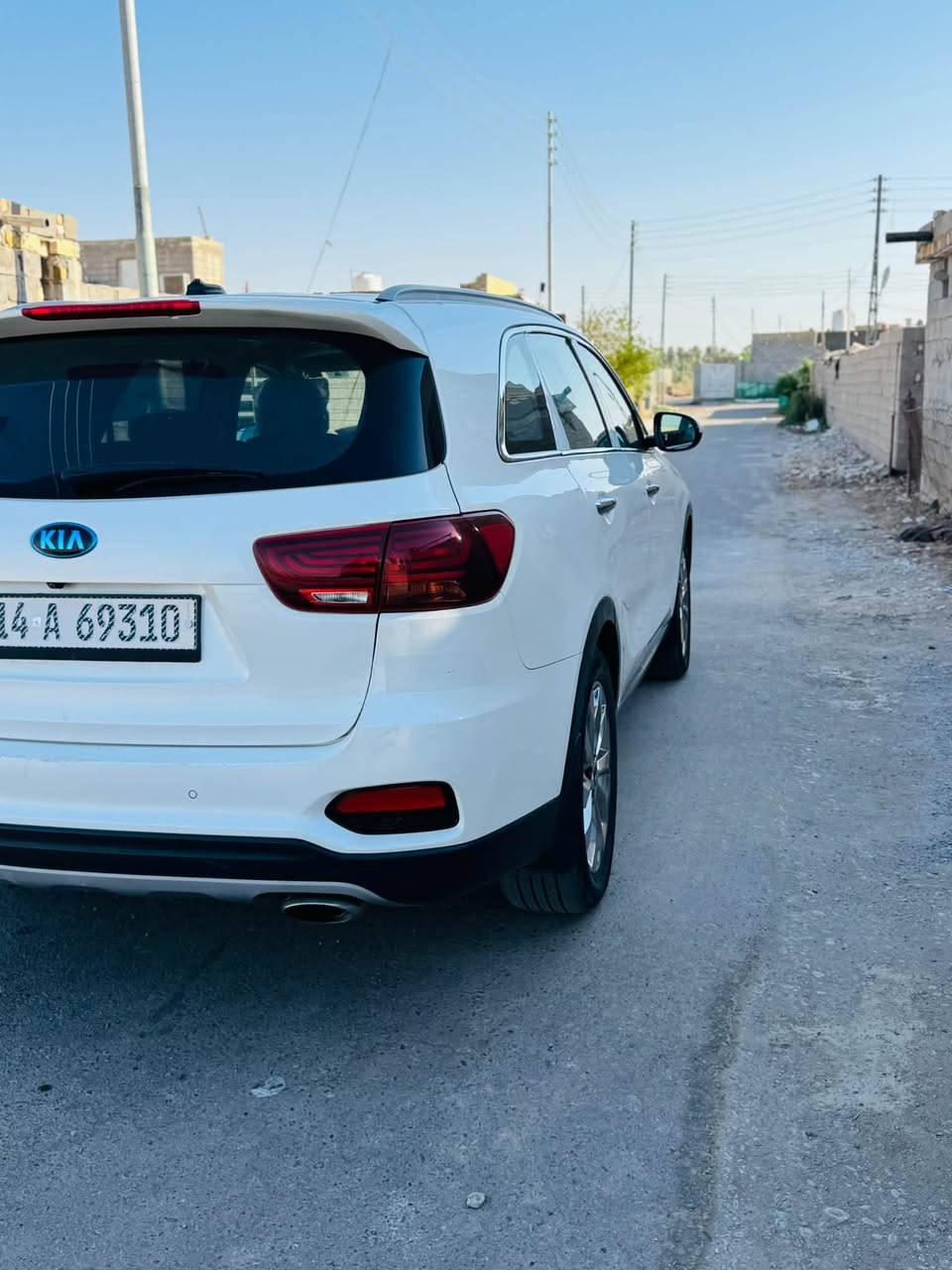 سورنتو موديل 2019 خليجي كفالة من الضربة والتبديل والصبغ بيها بارد قليل والسونار موجود
محرك 4 سلندر 2400
ماشية 127
باسمي
محرك وكير كفالة 
تحويل ثاني يوم باسم المشتري
تبريد فول ٣ قطع
السيارة جاهزة وبالعافية للمشتري. 
السعر 185 ورقة وبيها مجال
العنوان ميسان قلعة صالح
للاستفسار خاص او الاتصال ***********
