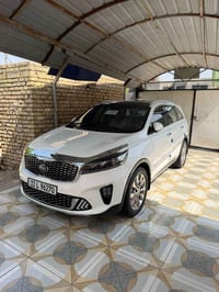 سورينتو • كيا • بدون تفاصيل