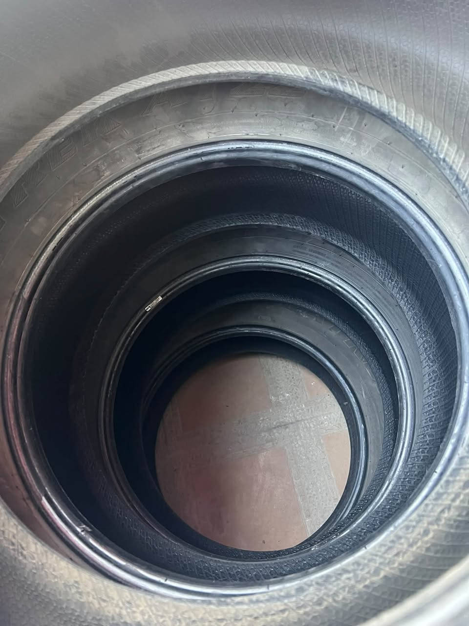 السلام عليكم 
تخم حجم 18/60R/ 285
السعر 150 
نضيفات كلش
مكانهن بغداد الكرادة
***********
