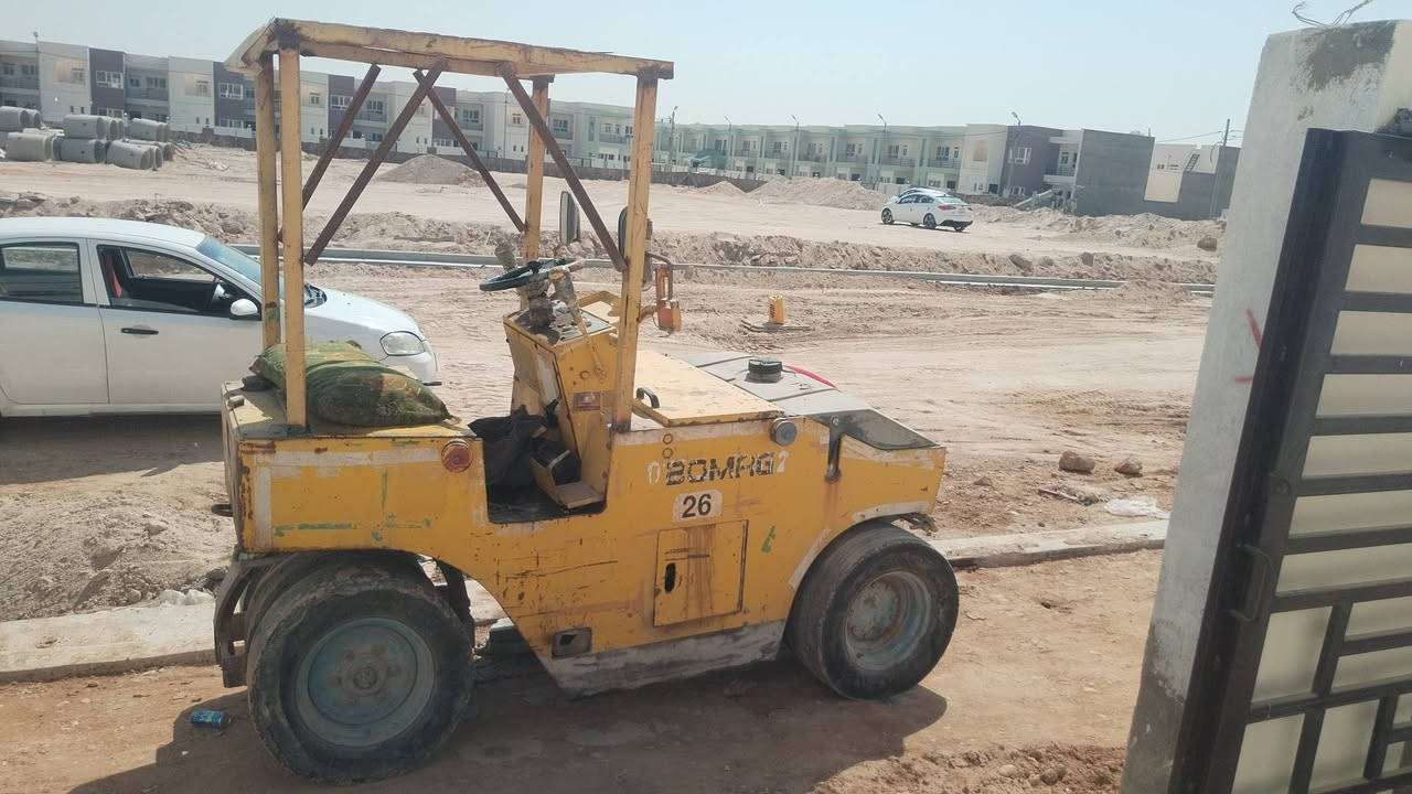 حادله ٣ طن جاهزه للعمل للبيع الشراي يتصل ***********
