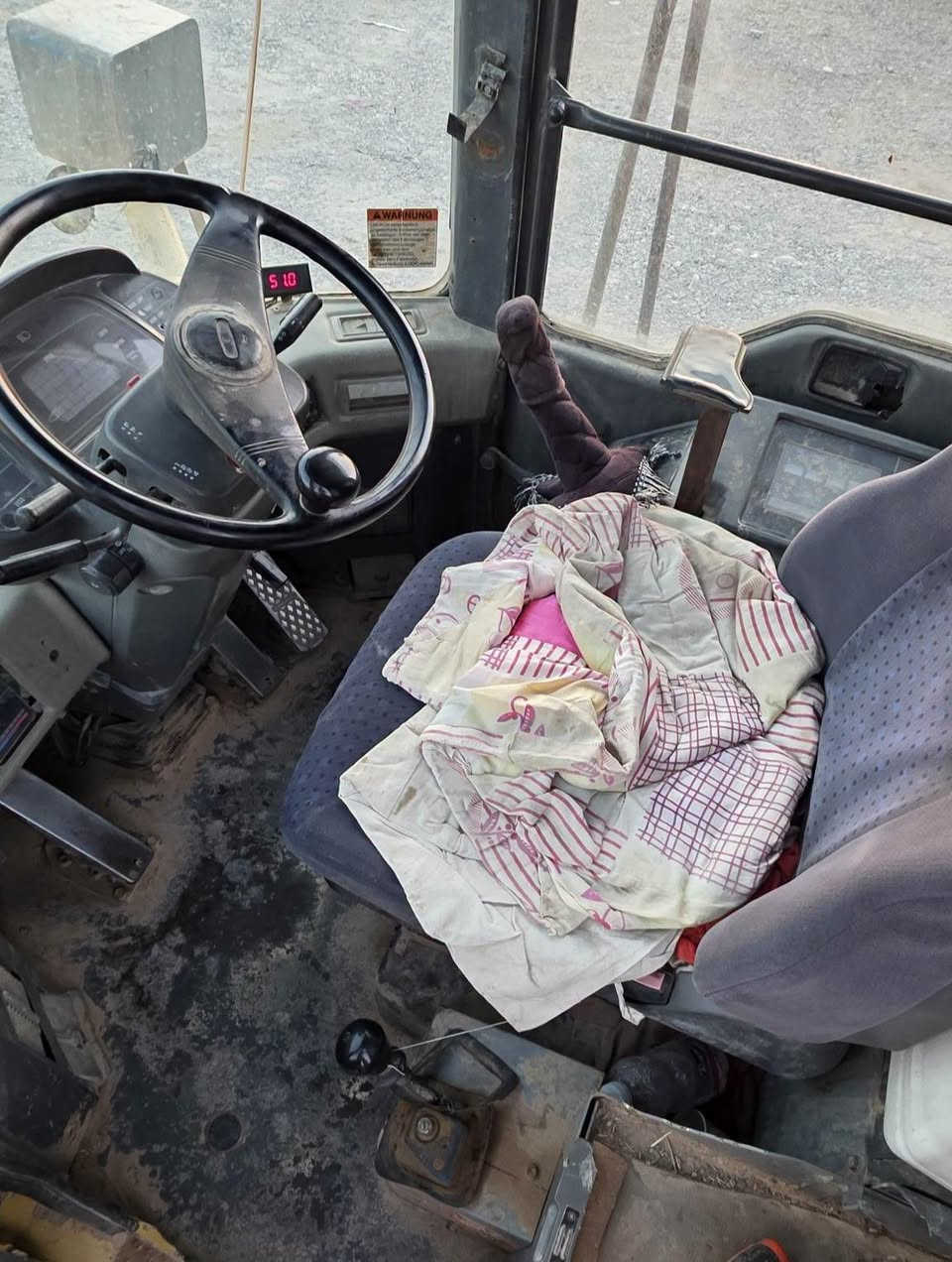 للبيع - بۆ فرۆشتن رەقم سلیمانی
———————
شوفل :  KOMATSU
حجم : WA320
مودیل : 1996
—————————
بۆ زانیاری زیاتر پەیوەندی بکەن بەم ژمارە تەلەفۆنە 

***********
***********

