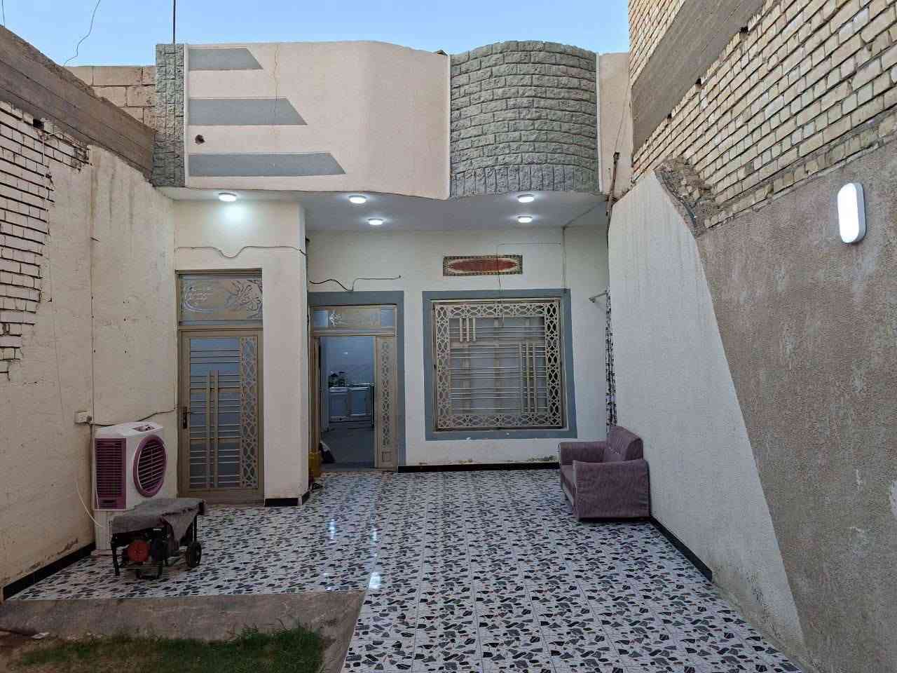 السلام عليكم بيت للبيع المساحه 290م طابو زراعي سند 25 مقسوم الى مشتملين بناء حديث متوفره كافة الخدمات العنوان كربلاء طويريج مقابيل الكوي ع التبليط مباشرتآ السعر اتصال 
*********** #اشاره
*********** @أبرز المعجبين 
او مراجعة مكتب درة طويريج للعقارات قرب الكفيل
