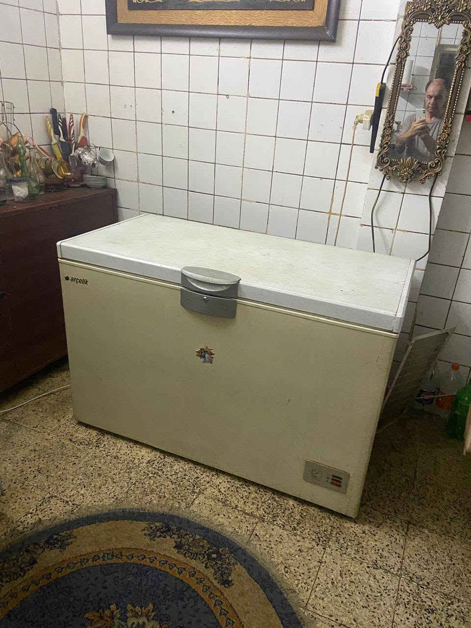 مجمده كبيره ثلاجه بابين هيه ثلاجه اومجمده هيه براد ينزل ثلج سامسونك
***********
