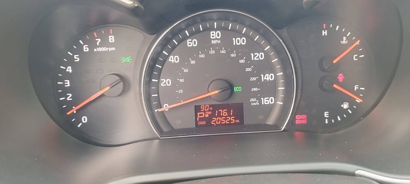 سورنتو ٢٠١٤ • بدون صبغ • ٢٠ الف ميل