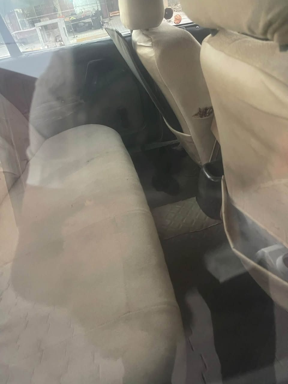 سلام عليكم اخوان سياره اوميكه موديل88 كير محرك شرط رقم دولي سنويه30 بسمي شرط تحويل ول قرامات سعر23 وبيها مجال 
التصال ولستفسار ***********
