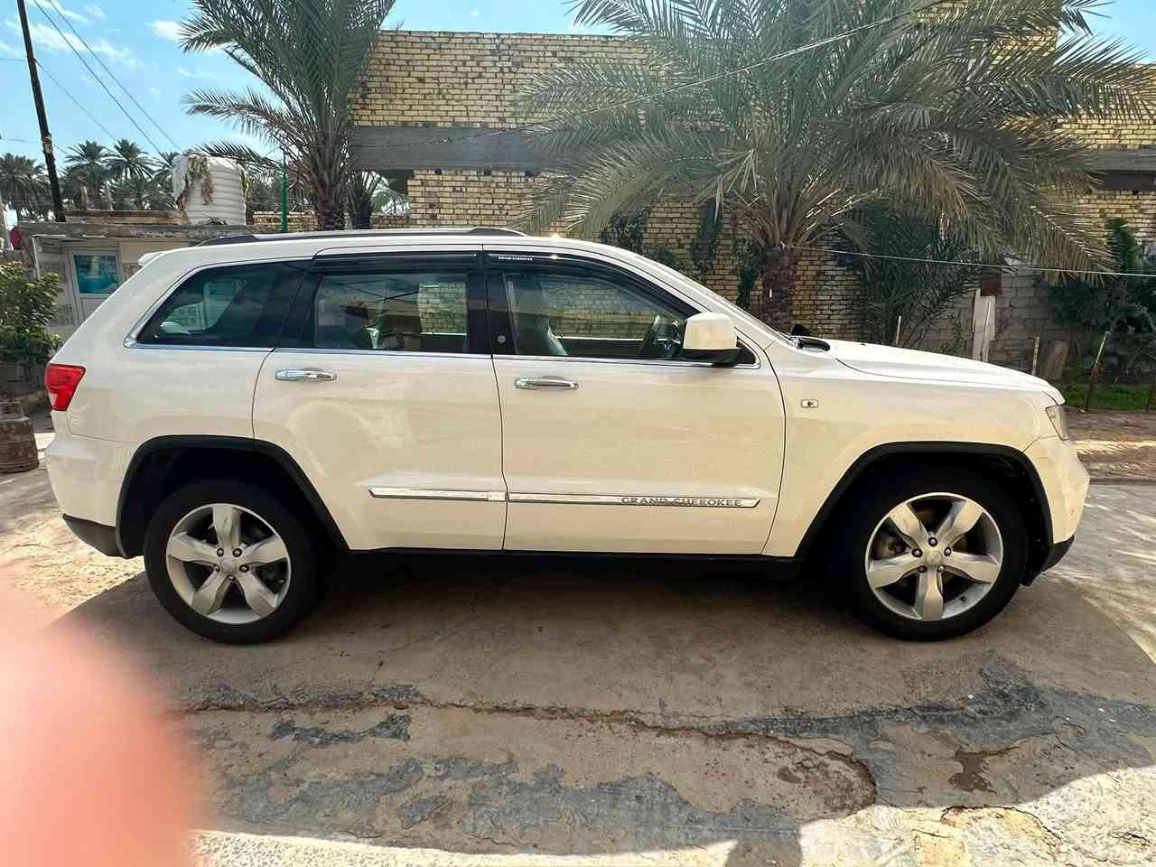 سلام عليكم Jeepكراند شيروكي
فئه اوڤرلاند خليجي 2012فول للخير V8/5700

بيه منضومه غاز سياره بيها فقط بارد بل جاملغ الامامي كد شبر ودعاميه مبدله لباقي مكفول معروفه مواصفات الاوفرلاند 

سعر 140وبيه مجال 

مكاني حله 

رقم ***********

