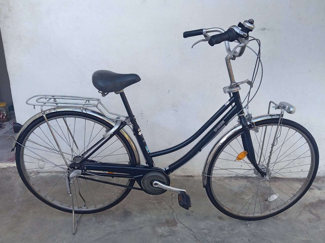 🚲🔥 بايسكل ياباني حجم 27 للبيع 🔥🚲 
 ياباني نظيف  لوك مال حاويه ✨
🔧 المواصفات:
⚙️ وياله استيل والچاملغات استيل
⚙️ گير 3 نمر
💡 حساس دبل عدسة
🔐 قفل مركزي
⚡ تقفل التاير اخلفي ينقفل ويا الستيرن🆕 
🔗 البايسكل قايش بدل الزنجير
🚲تايرات جدد  نوعيه فيتنام 🇻🇳
💵 السعر 180قفل.   
💯 نظيف وجاهز للاستخدام 🚲
📩 للاستفسار مراسلة ***********
