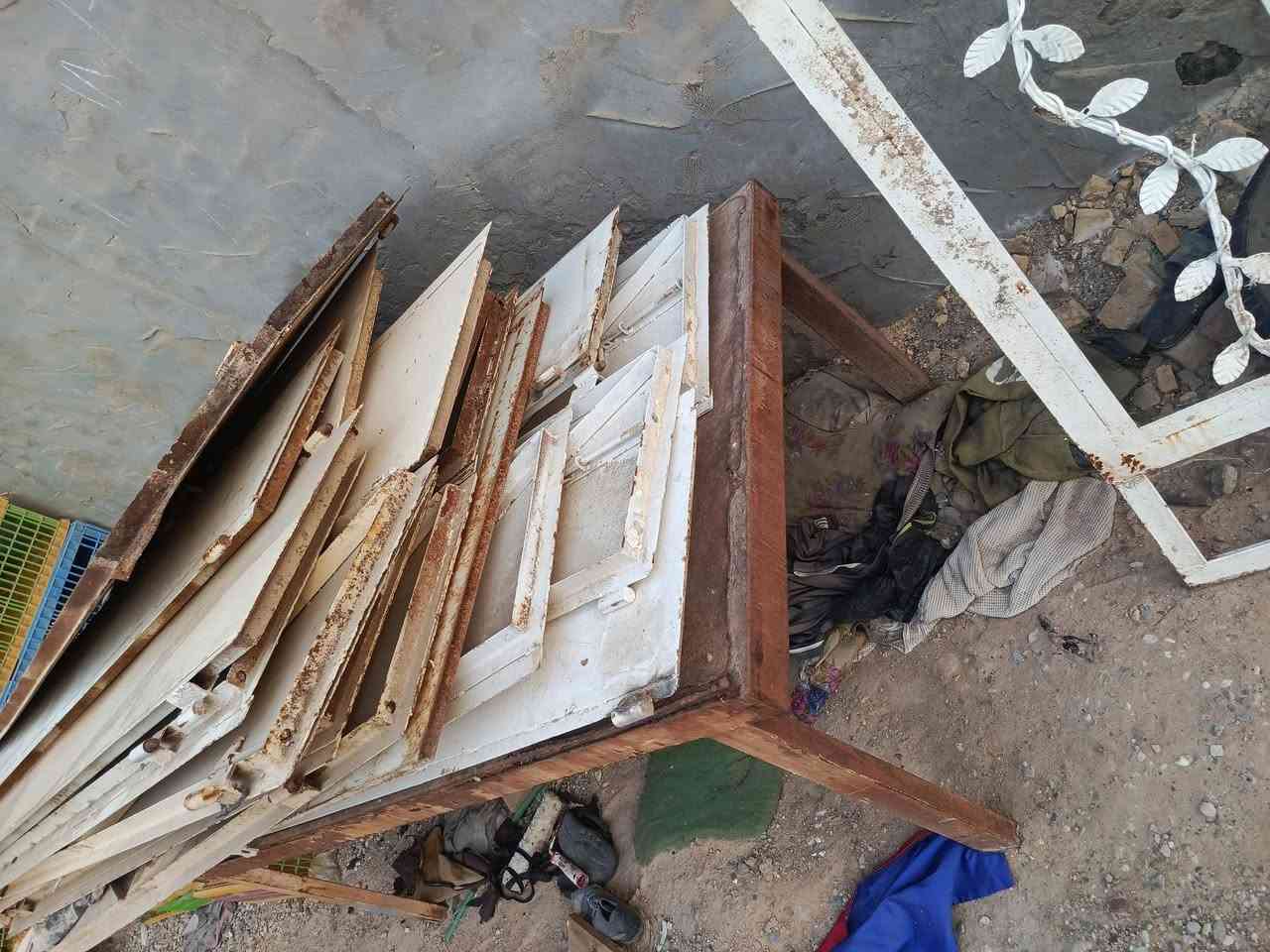 اربع واجهيات مع بيبانهن نضيفات كلش بيبان دفتري للبيع العنوان كوت زين القوس 
‏‪***********‬‏
