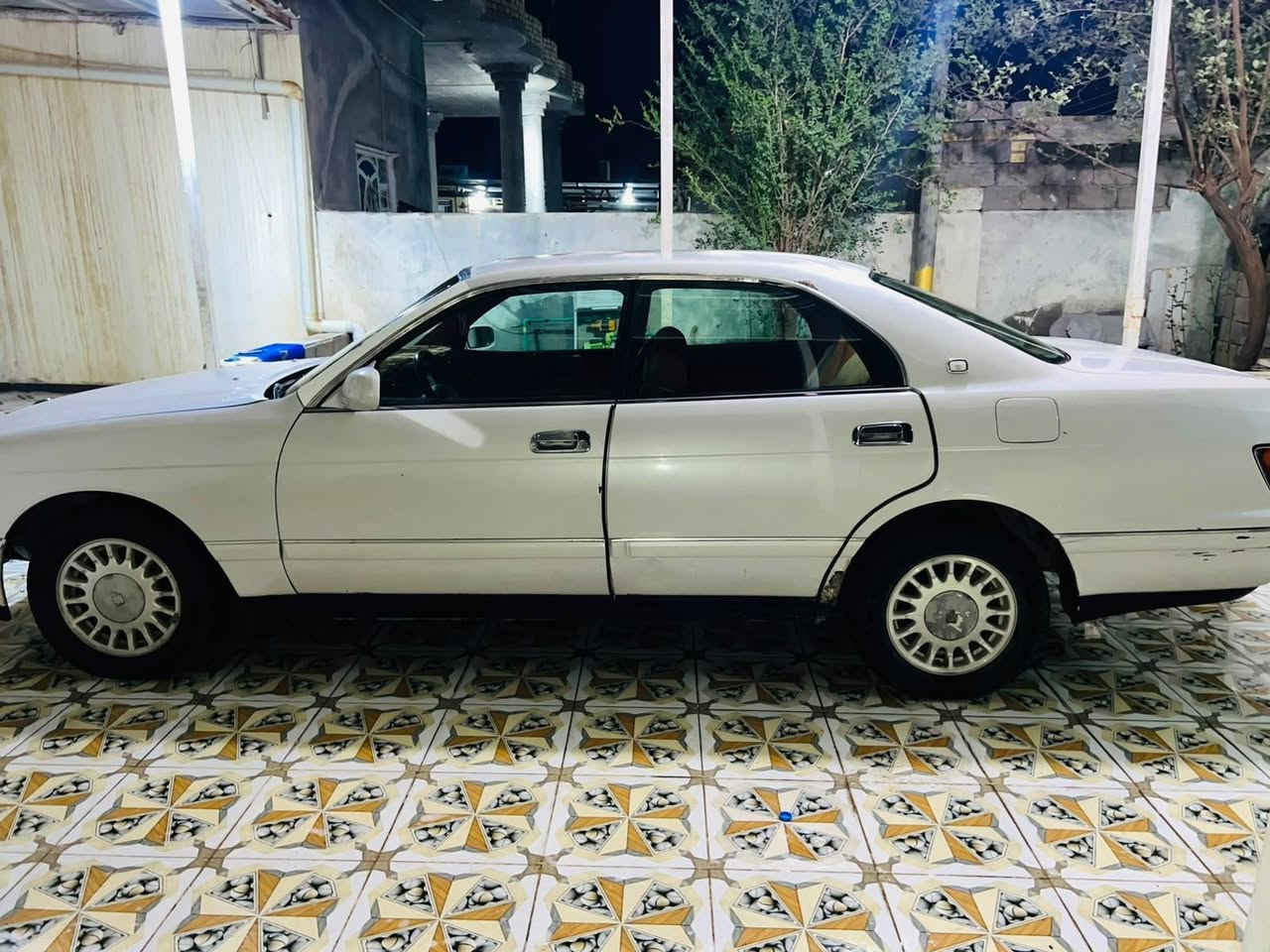 كراون بطه • ١٩٩٢ • محرك ٢٥٠٠