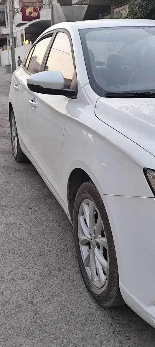 mg5   مۆدێل2023  بێ بۆیاخ
مواسەفات ناوکرێمی تەعدیل سورعە ئاوێنە ئیشارەت  سەنەوێ 2028 تازەیە  نرخی 91 $ کەمێک مەجال  
شوێن شارەزوور  ***********
