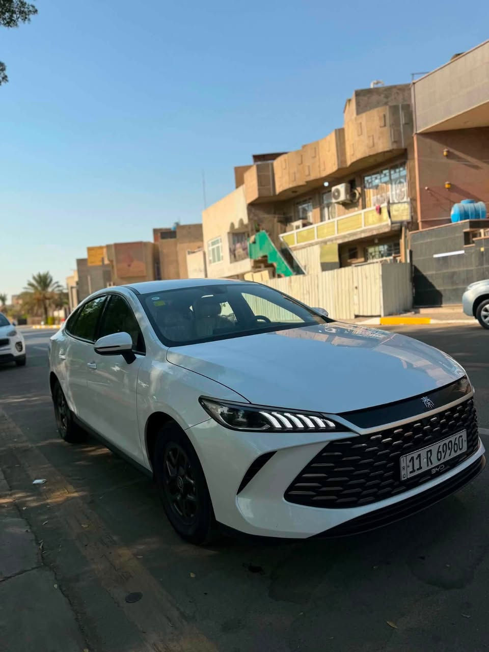للبيع بي واي دي كن بلاص byd qin plus 2025
مواصفات معروفة 
داخل ابيض المرغوب
ماشية 4 الف كيلومتر
سياره جديده بمعنه الكلمه بيها طخه ب حافة البنيد وبيها شخط بل دعاميه الخلفيه فقط باقي السياره مكفولة
غراضهة كاملة كاعيات وشاحنة 
مكان السياره بغداد
للستفسار ***********
