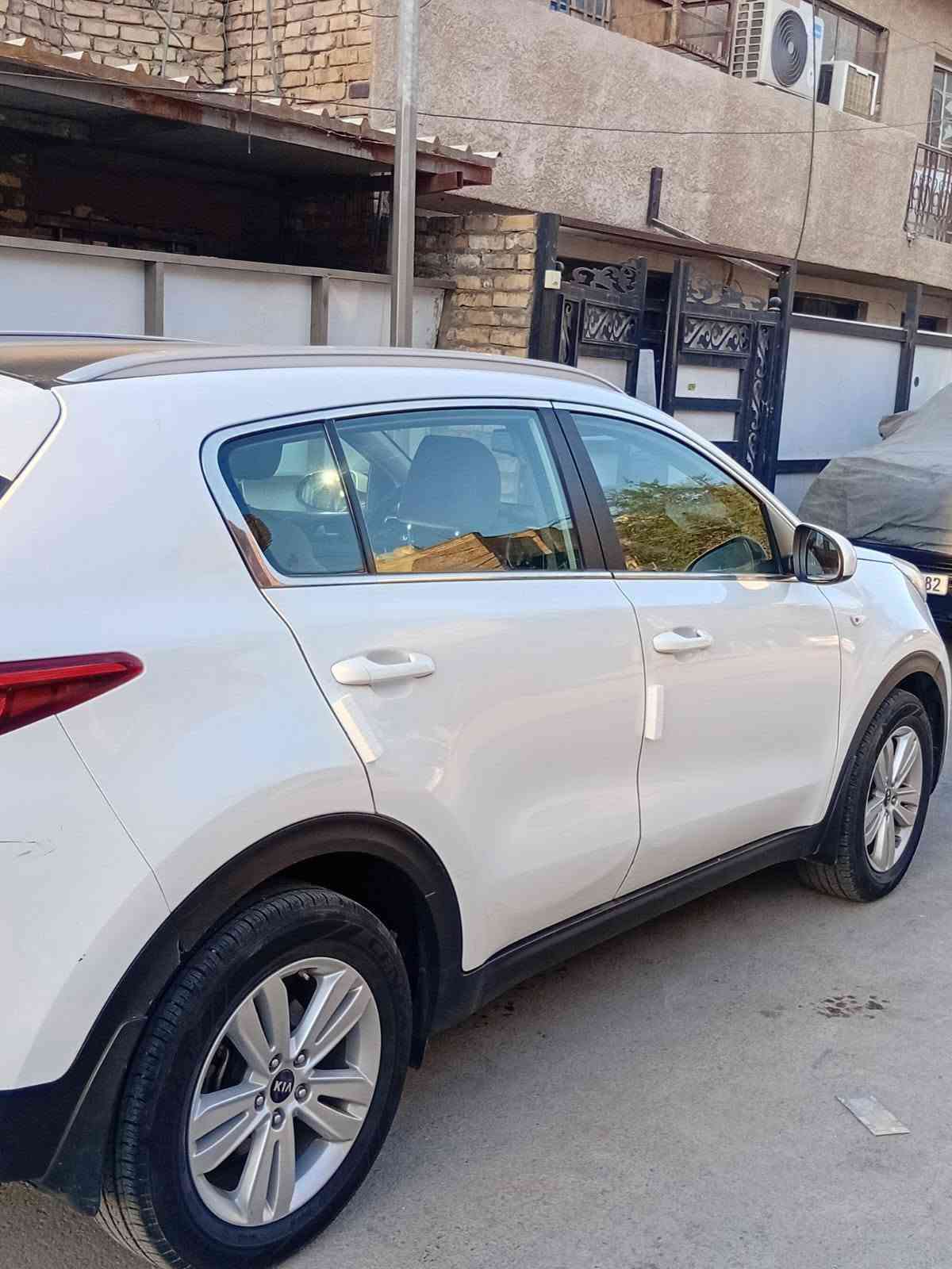 سبورتج 2018 مكفوله 
سياره جديده جدا جاهزه صدر جديد
كير محرك جدد سياره متصرف عليها ربع 
فول مواصفات اعلى فئه 
سعر 165 
مكاني بغداد رقمي للتواصل
***********
