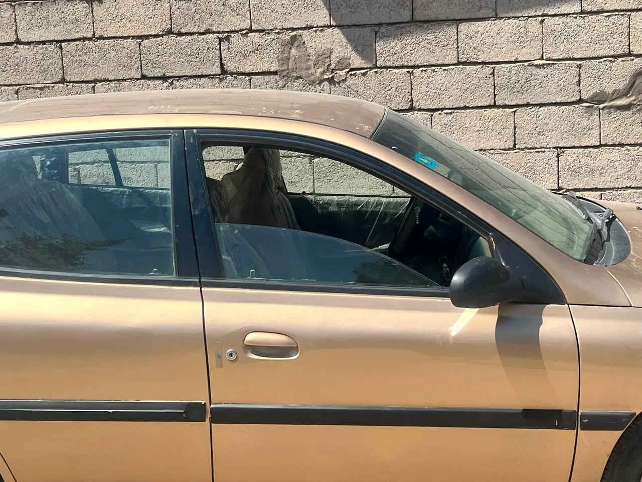 السلام عليكم سياره كيه ريو مو ديل 2002كير محرك صدر حداديه تخم تاير 
باسمي السيارة سيارة مال جناي العنوان بغداد بسمائه الرقم ***********وتساب  بي
