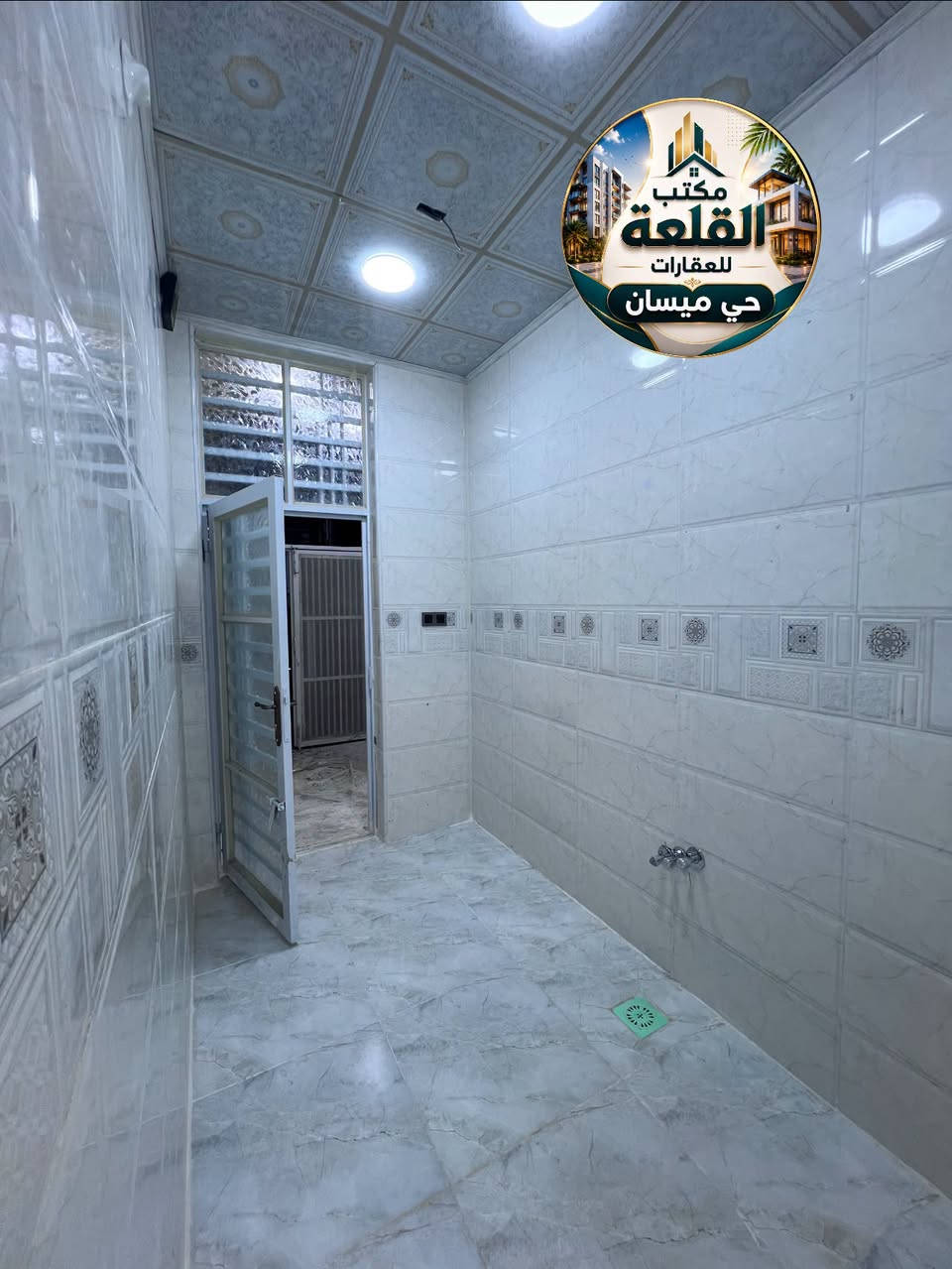 بيت للبيع 50 متر طابو صرف
حي ميسان قطاع 22 قرب شارع البوريات

بناء جديد 2026 .. صب كونكريت مسلح

يحتوي على

صالة استقبال مطبخ صحيات مكشوفة طارمة
غرفة فوك

السعر 77 مع المجال

للاستفسار *********** مكتب القلعة للعقارات

نص مكتوب في الصور:
- مكتب القلعة للعقارات حي ميسان