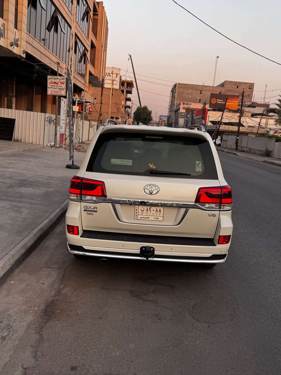 لاندكروز جديده بدون اي نقص ٢٠١٩ كراند تورك ساز كامل  مواصفات 1/1 
مكفولة كفاله عامه من صبغ وبارد والسونار اخر صوره 
محرك v6
3 شاشات 
شاحن تلفون 
دشبول لكزس
تشغيل عن بعد 
5 بصمه 
فتحه سلايد 
كراسي جلد كهرباء عدد 2 
حساس امامي خلفي
صندوك كهرباء 
جنطه شفط هواي بيها مواصفات
ماشيه ٦٩ كيلو فقط حقيقي 
نظيفه جدا مكفوله استخدام قليل ونظيف  
بصمات عدد 2
السعر  ٤٩٥ ورقه  بيه مجال بسيط 
مكان سيارة بغداد الكراده شارع 62
***********
*********** بغداد, العراق
