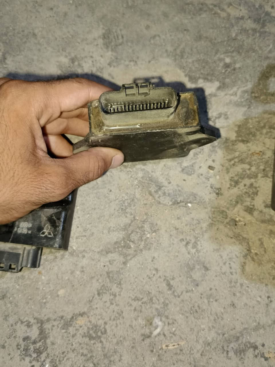 عقل سكنس / جبلي / جي تي ار 
واحد يشتغل ثاني عطلان علفحص تأخذه 
ثنينهن سعر 50 الف بلديات شارع المصرف ***********
