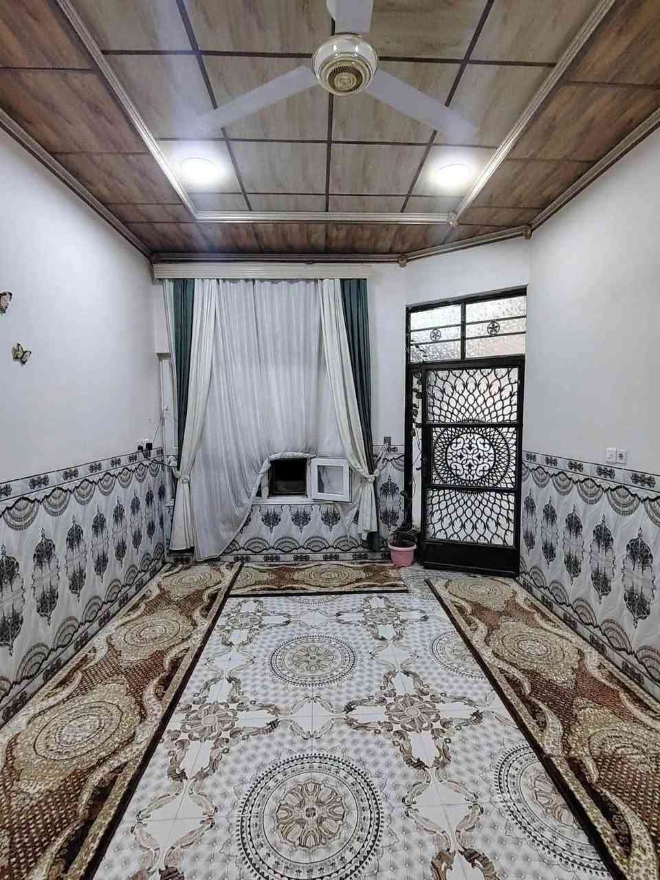دار للبيع 
سعر جداا مناسب  مناسب مساحه 100 متر  موقع حي عسكري مقاطعه ٧٧ قرب  مدرسه الشهامه طابقين 
طابو صرف  سعر خاص او الانتصال ع الرقم ***********
