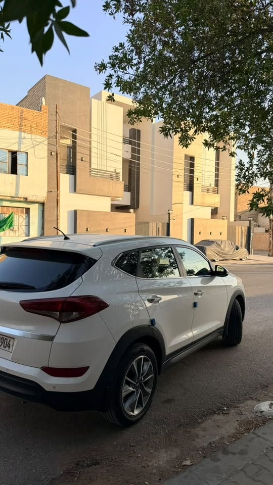 سلام عليكم
توسان 2018 خليجي
مكفولة عدا اصبع بارد بالبنيد و بالجاملغ فقط
نظيفة جداً السيارة 
ترايها كلش حلو 
ماشيه ١٠٠ كيلو
رقم نجف
مكانها نجف 
السعر ١٧٢ و بيها مجال للشراي
تواصل 
***********
غير متواجد على الفيس
